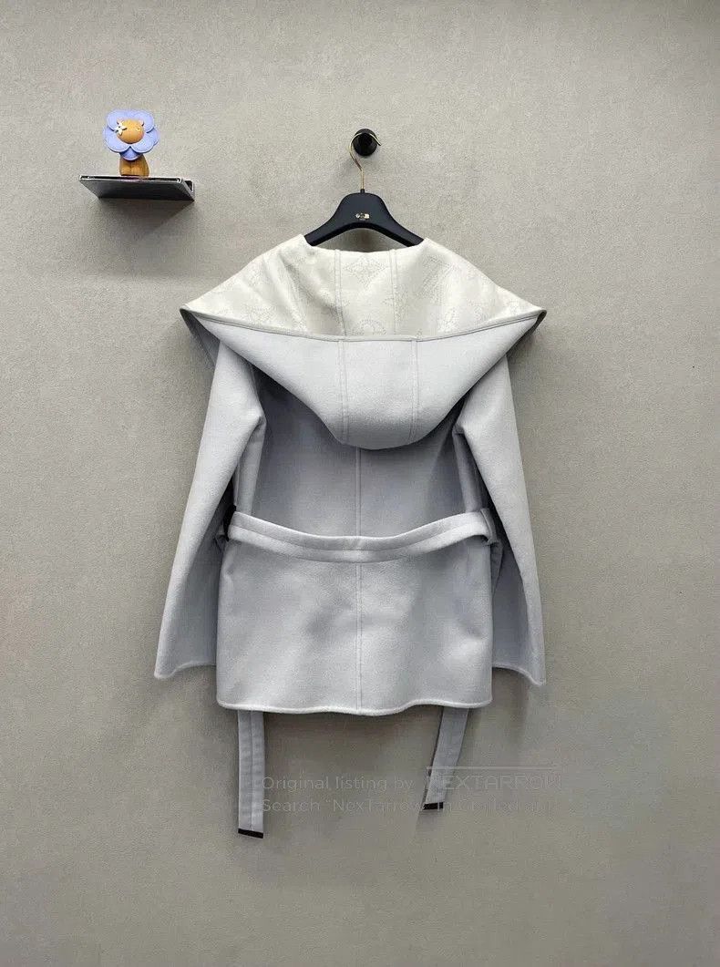 Louis Vuitton LV Gray Short Hooded Long Sleeve Coat . Size M / US 6-8 / IT 42-44 - 2 Thumbnail