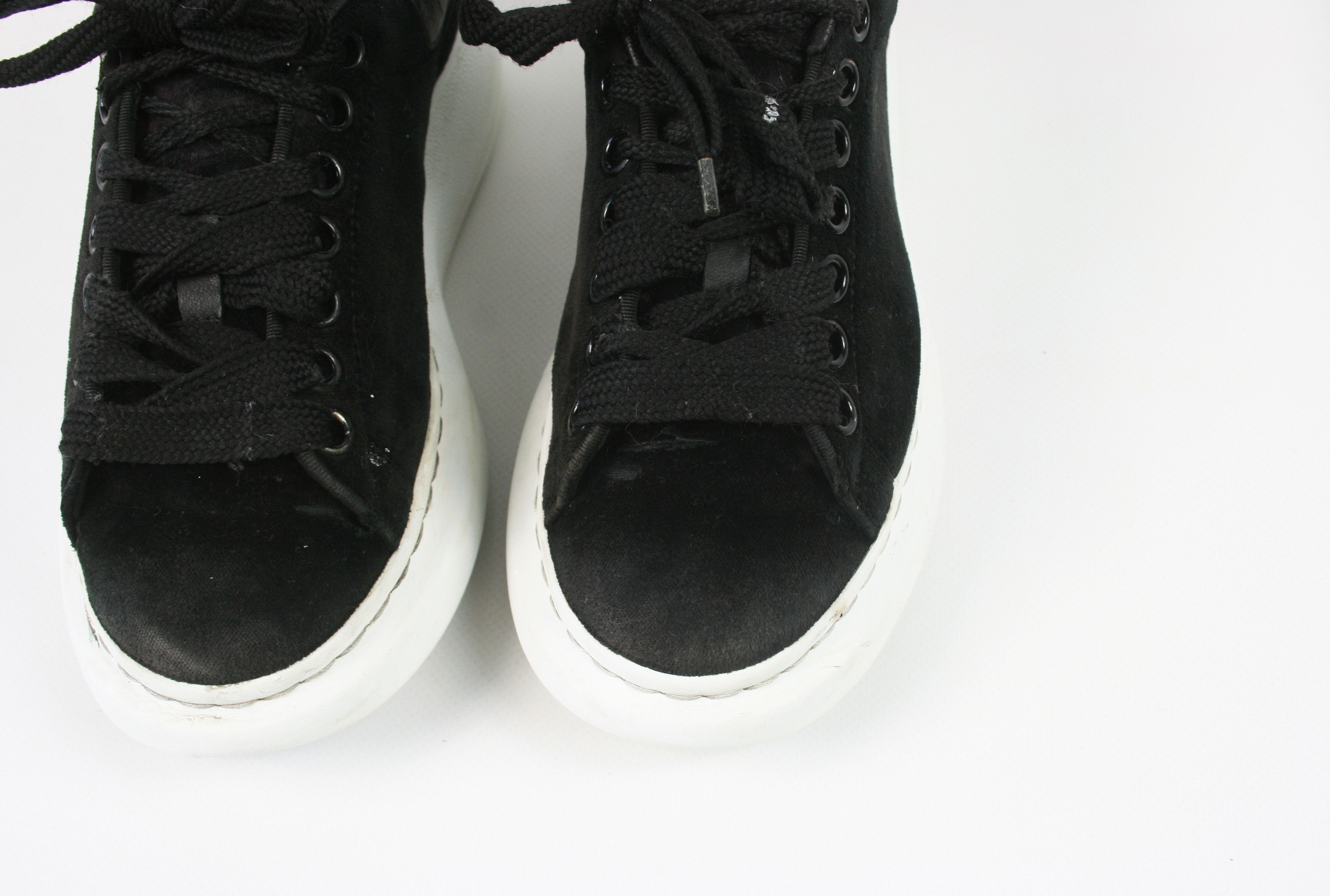 Alexander McQueen Velour Oversize Sneakers Size US 6 / IT 36 - 8 Thumbnail