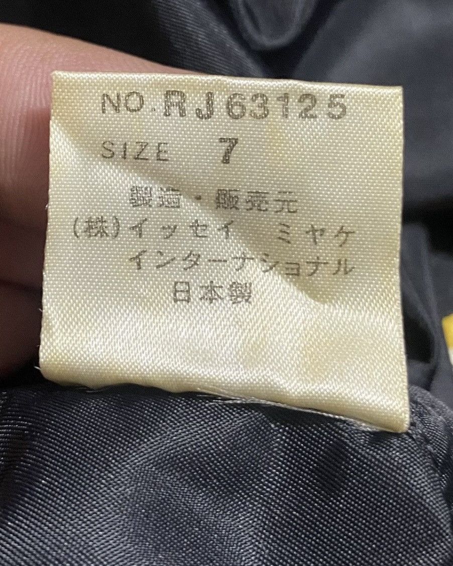 Issey Miyake Rare! 1980s - Issey Miyake- Survival Belted Vest Size US M / EU 48-50 / 2 - 18 Thumbnail