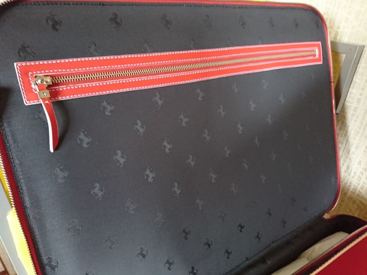 Ferrari Ferrari 488 GTB bag set leather travel luggage red & catalog Size ONE SIZE - 6 Thumbnail
