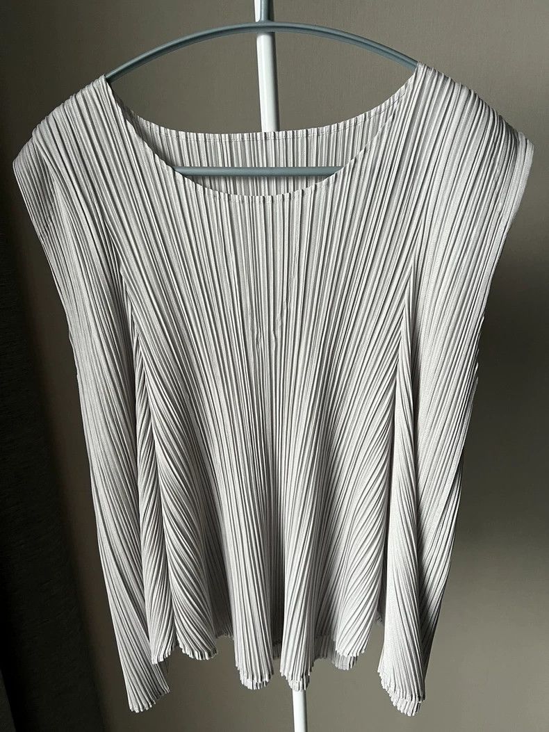 Issey Miyake Issey Miyake size:3 Light grey pleated top vest Size S / US 4 / IT 40 - 1 Thumbnail