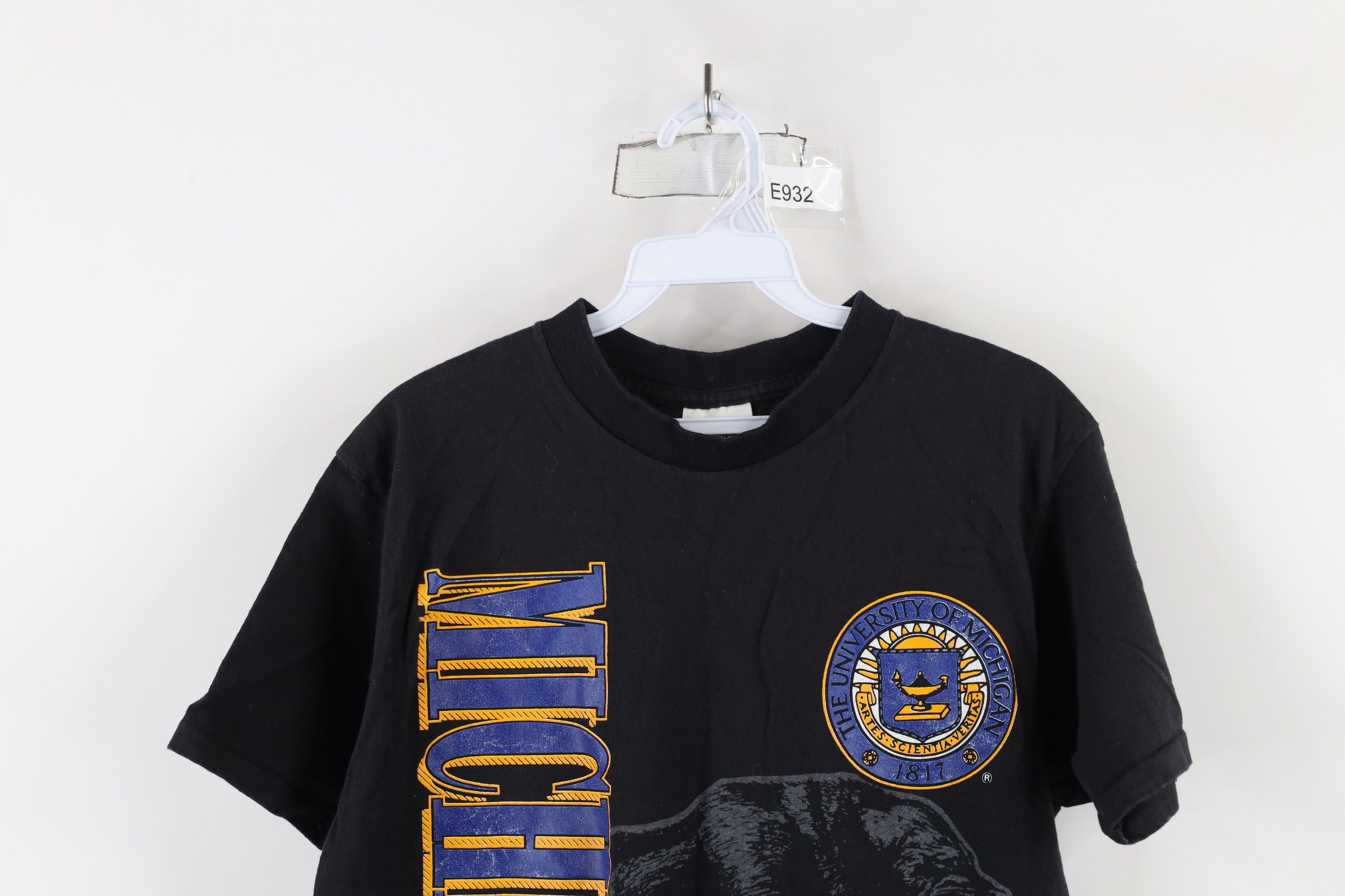 Vintage Vintage 90s University of Michigan Wolverines T-Shirt USA Size US L / EU 52-54 / 3 - 2 Thumbnail