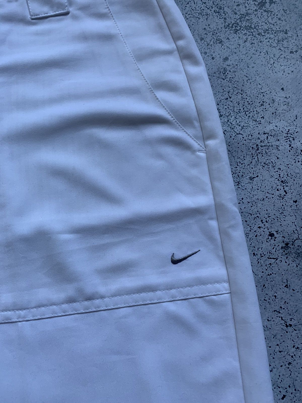 Vintage Vintage Nike Golf Baggy Fit Shorts Y2K Mini Swoosh USA Size US 32 / EU 48 - 2 Thumbnail