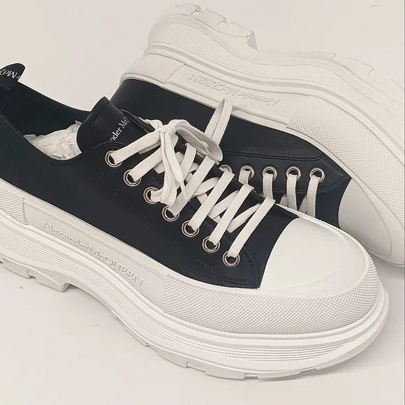 Alexander McQueen Alexander McQueen Tread Slick Low Top Sneakers - EU44.5/US Size US 11.5 / EU 44-45 - 7 Thumbnail