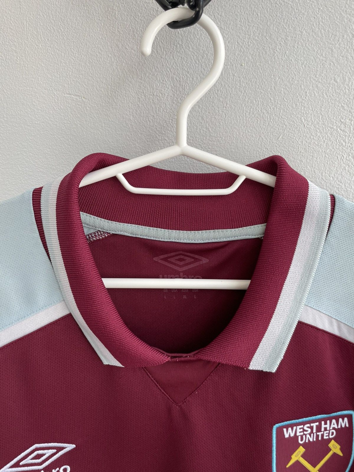 Umbro WEST HAM UNITED 2021 2022 HOME FOOTBALL SHIRT SOCCER JERSEY Size US L / EU 52-54 / 3 - 12 Thumbnail