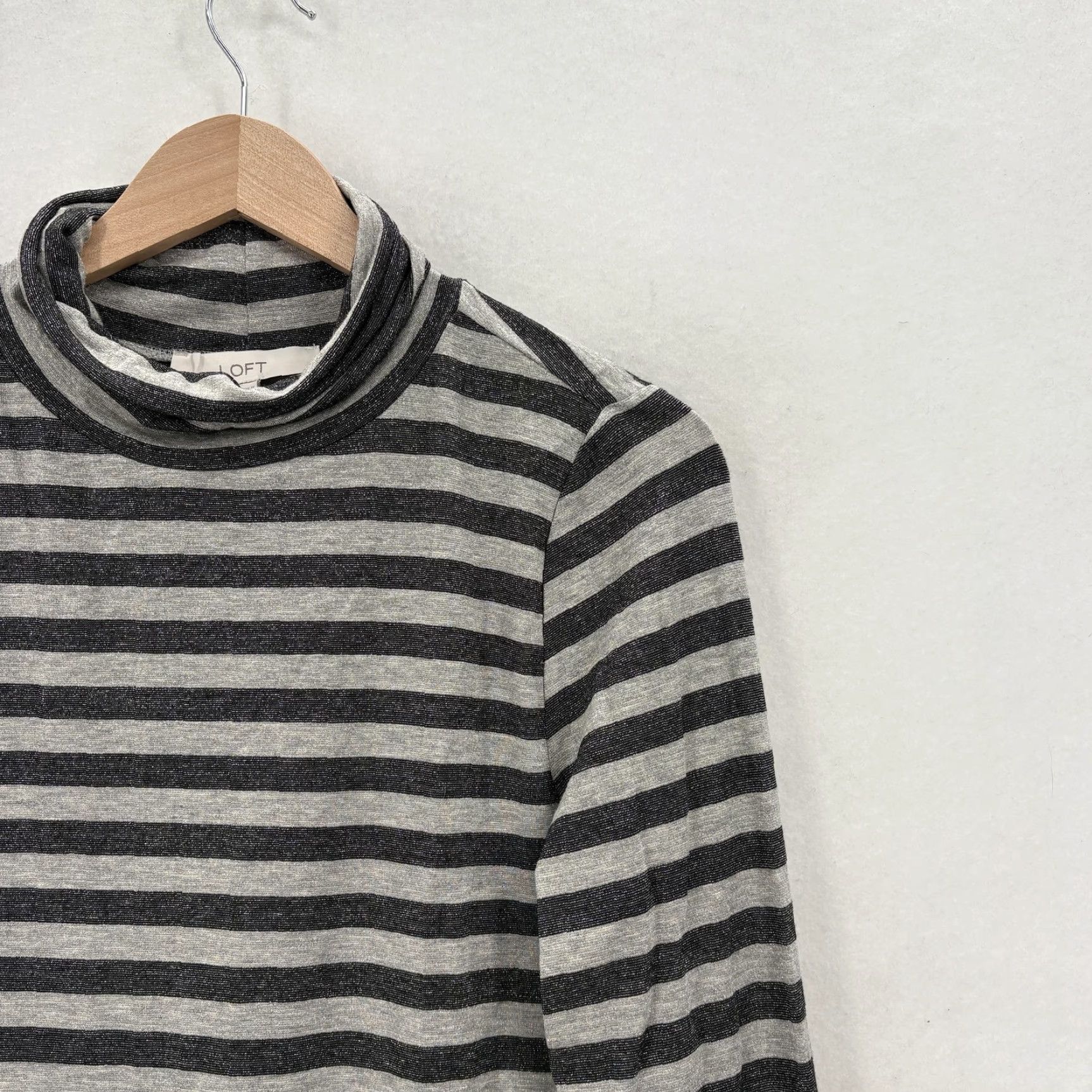 Loft LOFT Shirt Womens Large Gray Metallic Stripe Cowl Neck Long Sleeve Top NWT Size L / US 10 / IT 46 - 2 Thumbnail