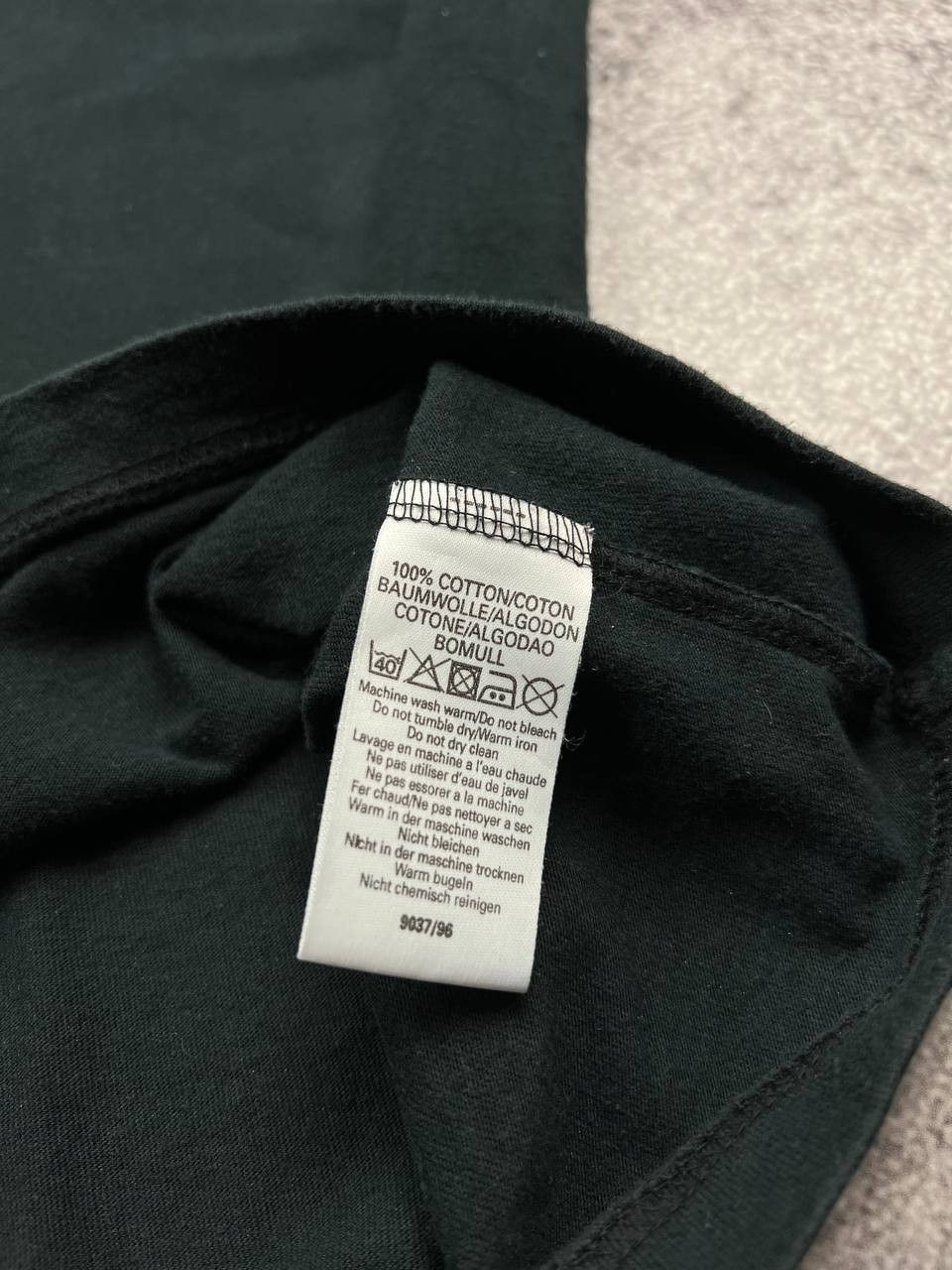 Burberry RARE 90s Burberrys Of London Merry Christmas Logo T-shirt Size US L / EU 52-54 / 3 - 8 Thumbnail