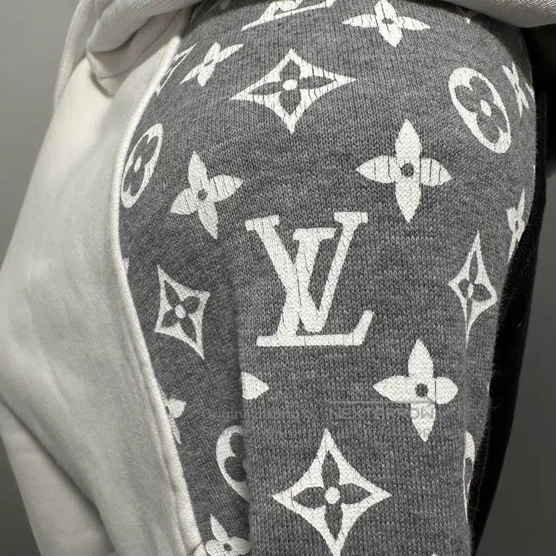 Louis Vuitton Louis Vuitton Circumference Hoodie Size US L / EU 52-54 / 3 - 3 Thumbnail
