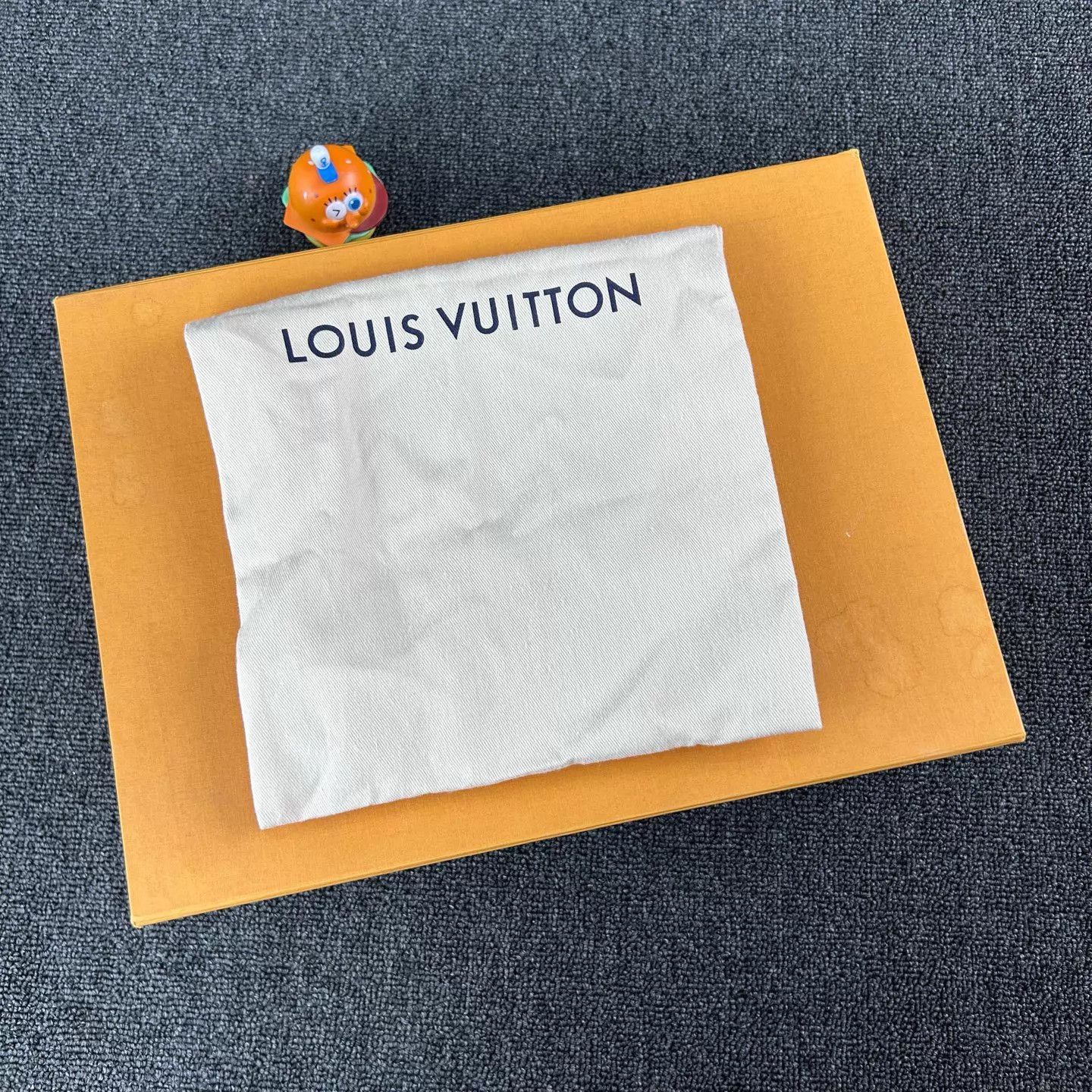 Louis Vuitton LV White Misplaced Logo Sneaker Monogram Heel Size US 5 / IT 35 - 8 Thumbnail