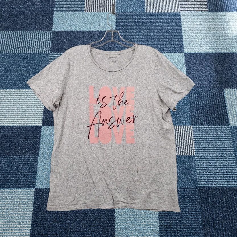 Banana Republic Banana Republic T Shirt Womens L Gray Short Sleeve Crew Neck Love Is The Answer Size L / US 10 / IT 46 - 1 Thumbnail