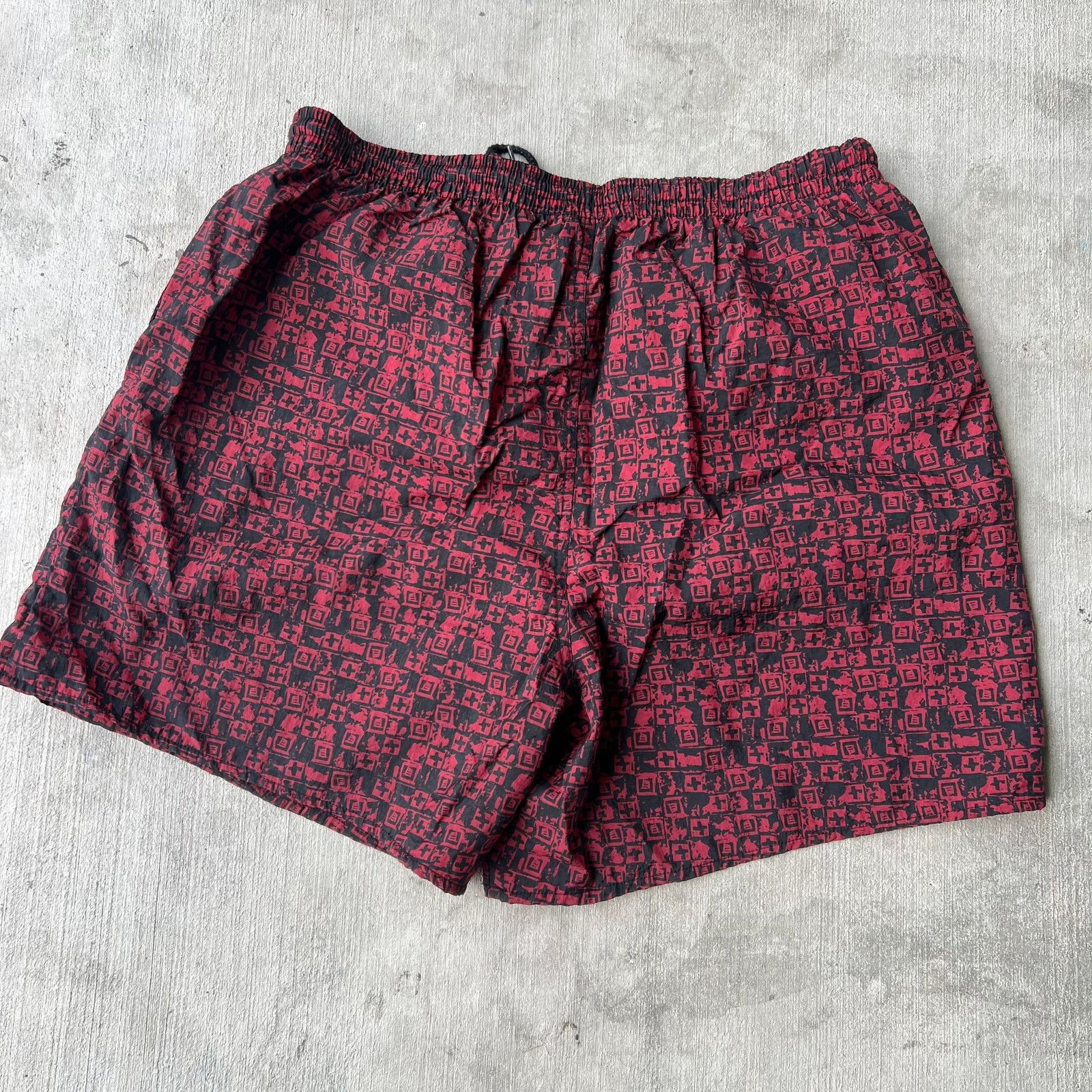 Vintage Vintage 90s Nike abstract red nylon shorts Size US 33 - 3 Thumbnail