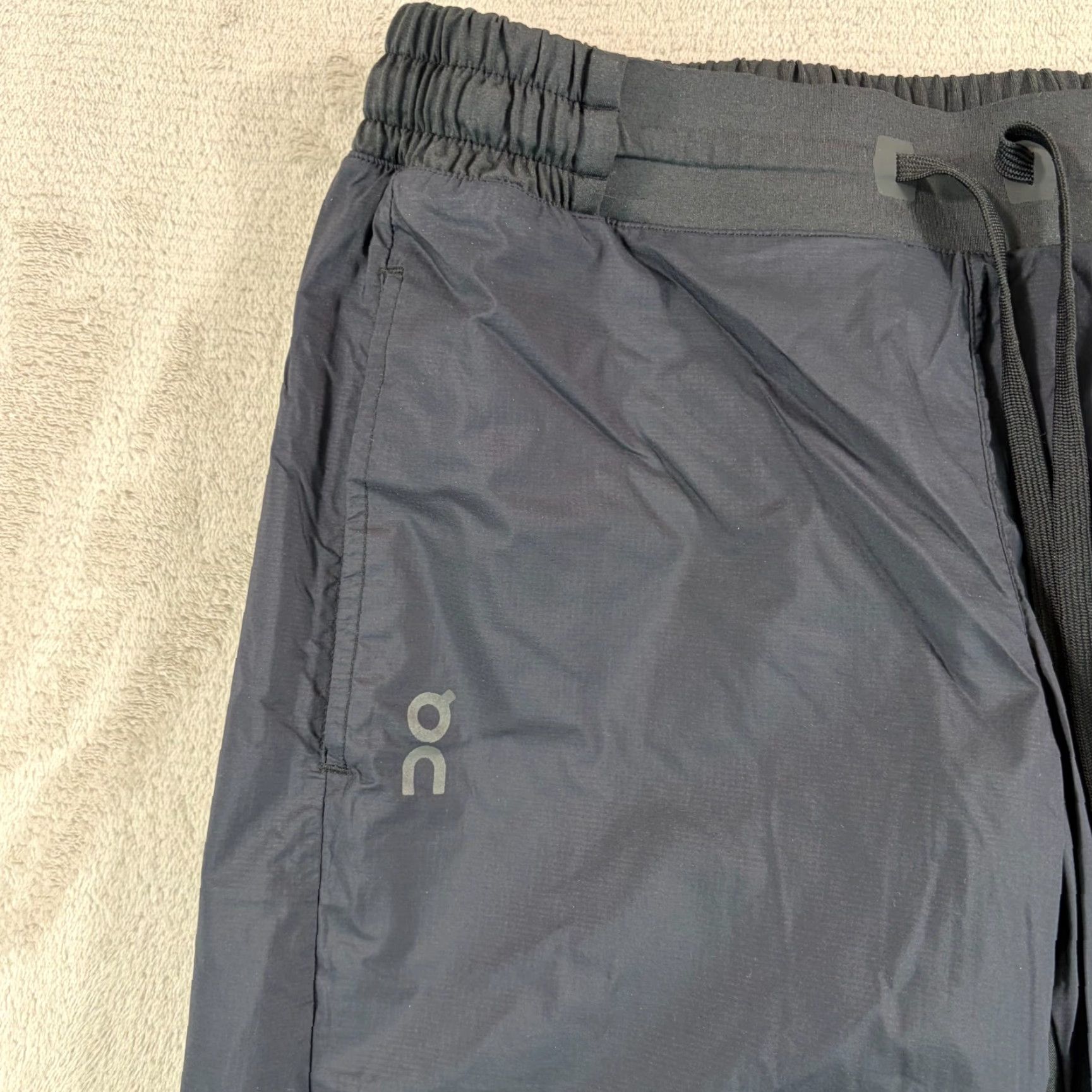 Vintage On Cloud Jogger Pants Black Women M Athletic Tapered Zip Pockets Reflective Windproof Wind Resistant Easy Care Size 32" / US 10 / IT 46 - 3 Thumbnail