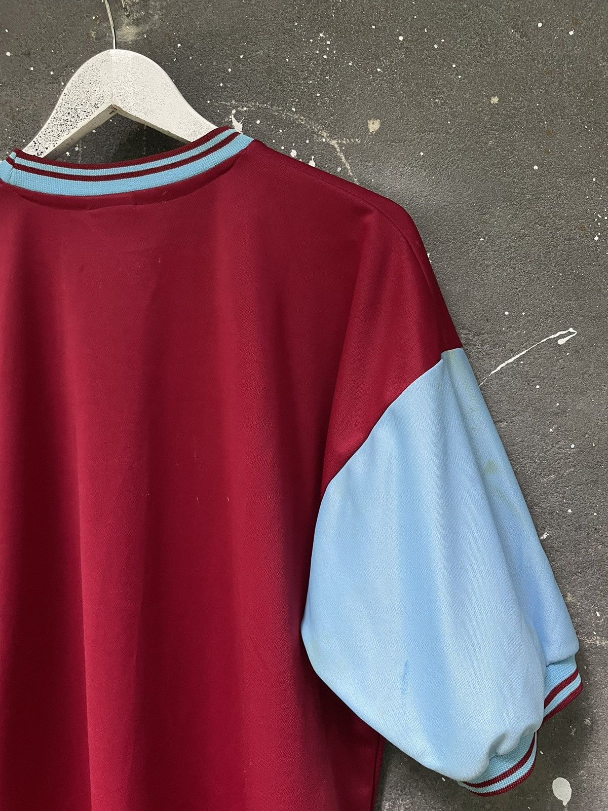 Vintage Vintage Burnley 2001/2002 Super League Football Shirt Jersey Size US L / EU 52-54 / 3 - 7 Thumbnail
