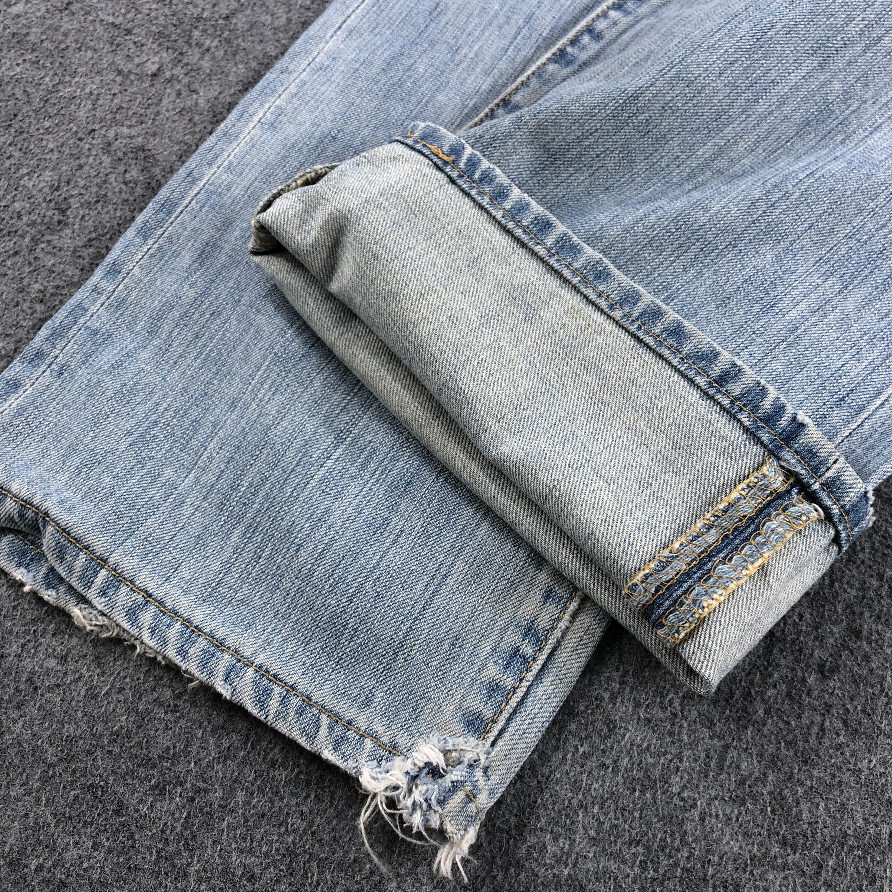 Levi's Vintage 90s Light Wash Levis 501 Jeans-J1908 Size US 31 - 7 Thumbnail