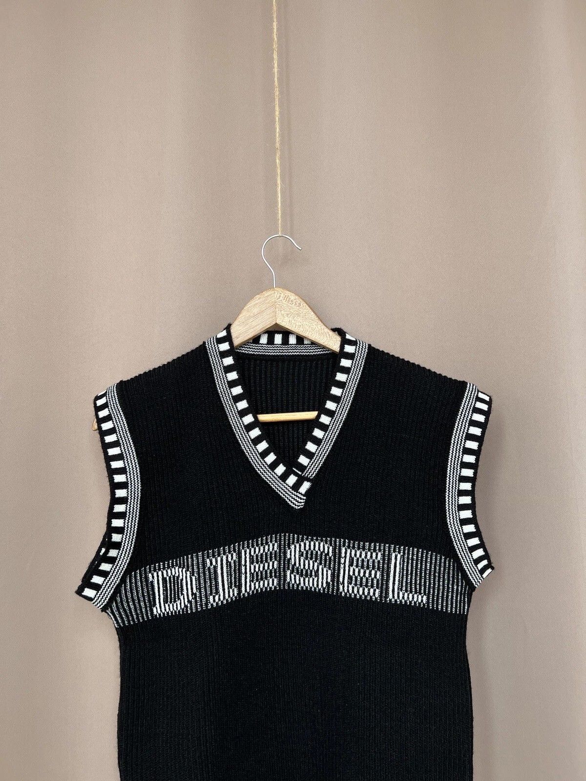 Diesel Diesel Knit Womens Vest Size S/M Big Logo Sleeveless Size S / US 4 / IT 40 - 2 Thumbnail