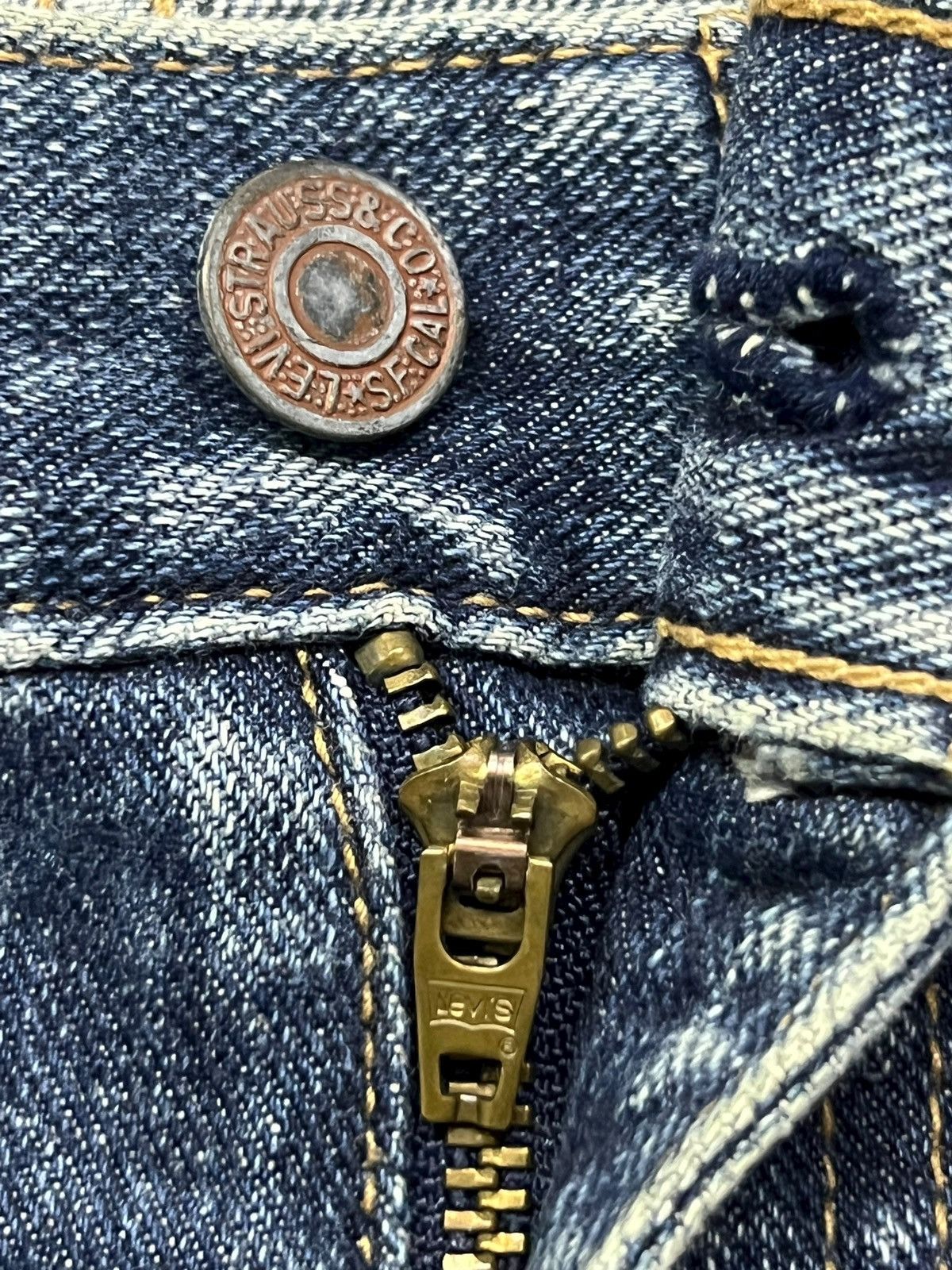 Levi's Loose Vintage Y2K Levi’s 533 Japan - Faded Wash, Distressed Size US 35 - 11 Thumbnail