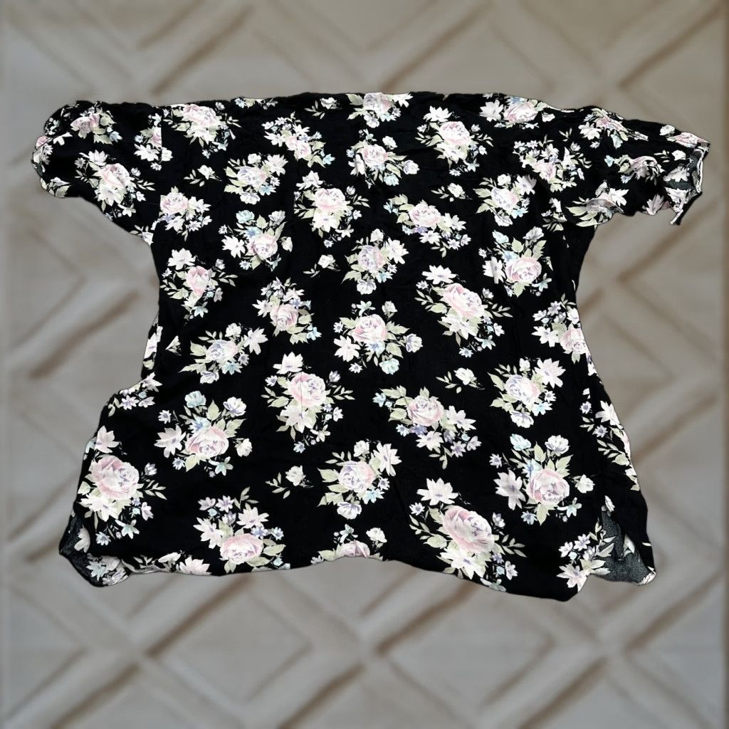 Forever 21 FOREVER 21 Cover Up Top Womens Small Black Floral Tie Front Short Sleeve Casual Size S / US 4 / IT 40 - 1 Thumbnail