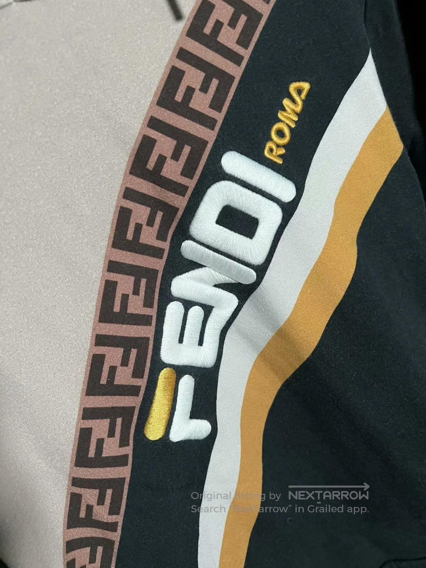 Fendi Fendi Black Logo Hooded Sweatshirt Medium Size. Size US M / EU 48-50 / 2 - 3 Thumbnail