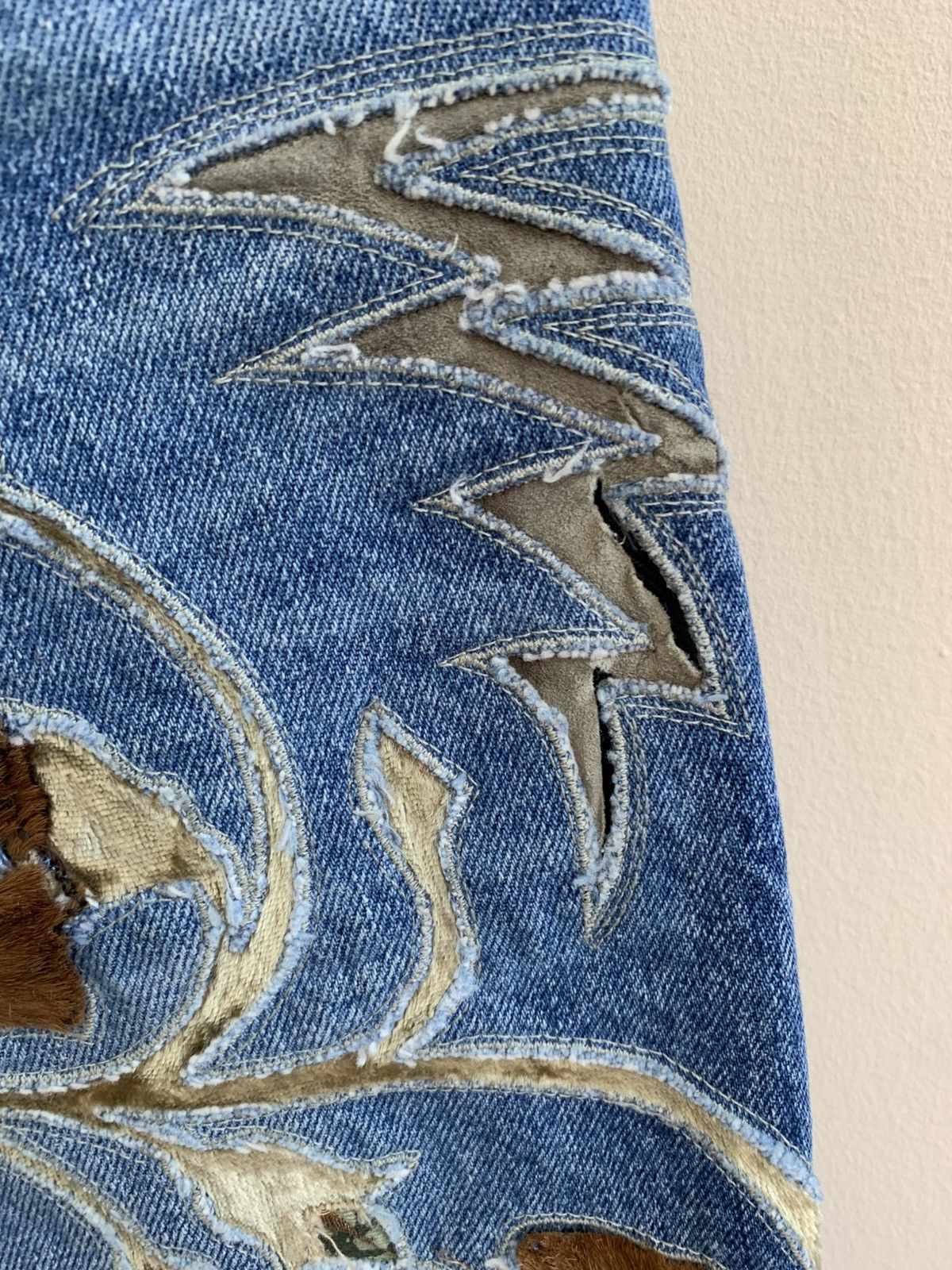 Roberto Cavalli Vintage Roberto Cavalli Blue Embroidered Flowers Denim Jeans Size US 32 / EU 48 - 10 Thumbnail
