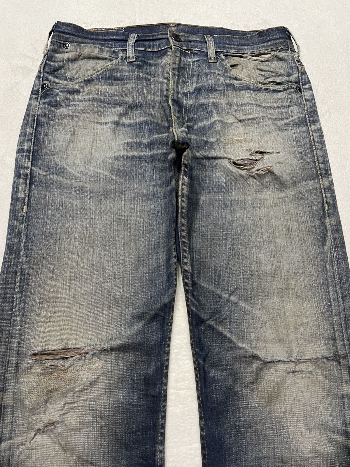 Vintage Levi’Strauss & Co. Distress Faded Mudwash Jeans