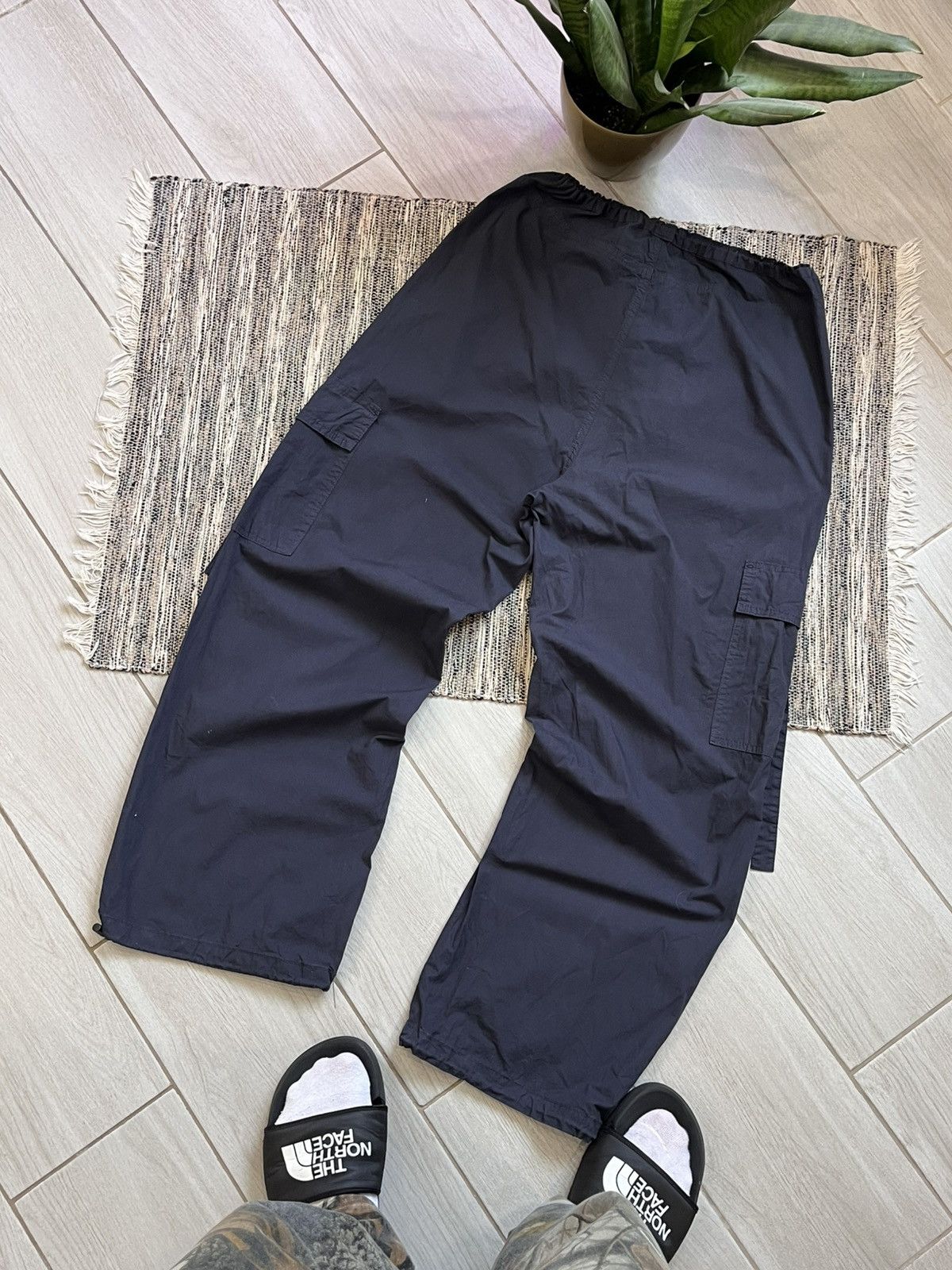 Japanese Brand × Vintage Y2K Vintage Navy Parachute Nylon Pants Japanese Avantgarde Size US 32 / EU 48 - 2 Thumbnail