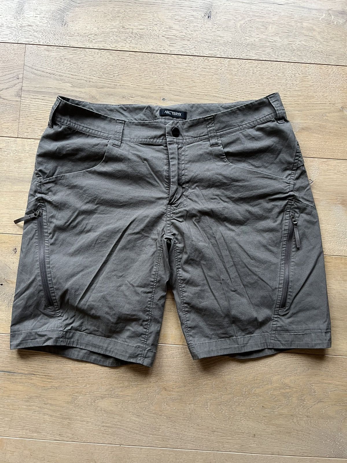 Arc'teryx Arc'Teryx Hiking Shorts Size US 34 / EU 50 - 1 Thumbnail