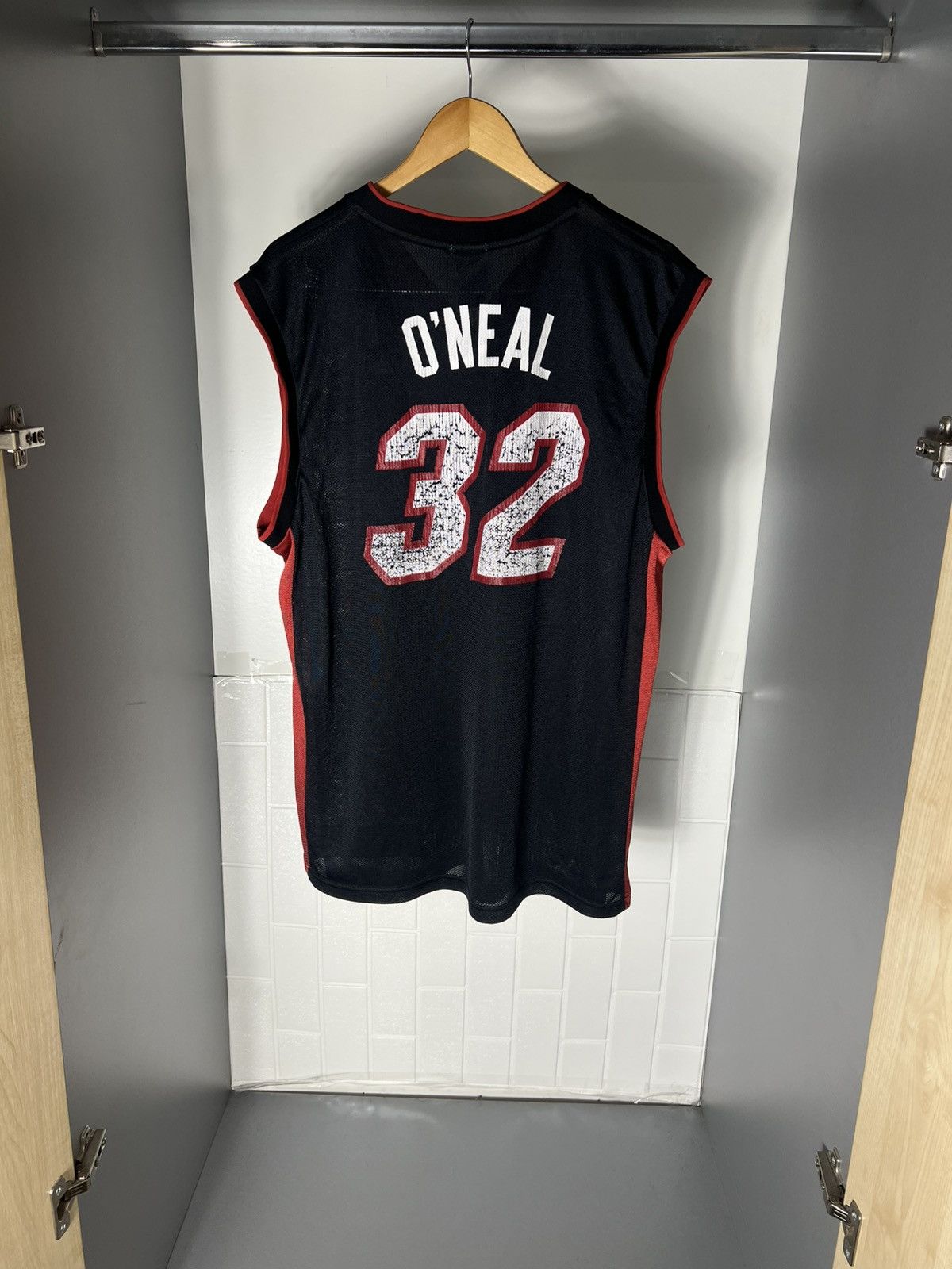Reebok VINTAGE REEBOK MIAMI HEAT NBA JERSEY USA BASKETBALL Y2K 90s Size US L / EU 52-54 / 3 - 1 Thumbnail