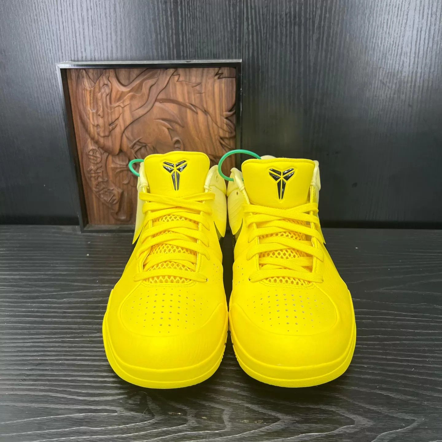 Nike Nike Kobe 4 Black/Yellow 44.5 Worn Once Like New Size US 11.5 / EU 44-45 - 4 Thumbnail