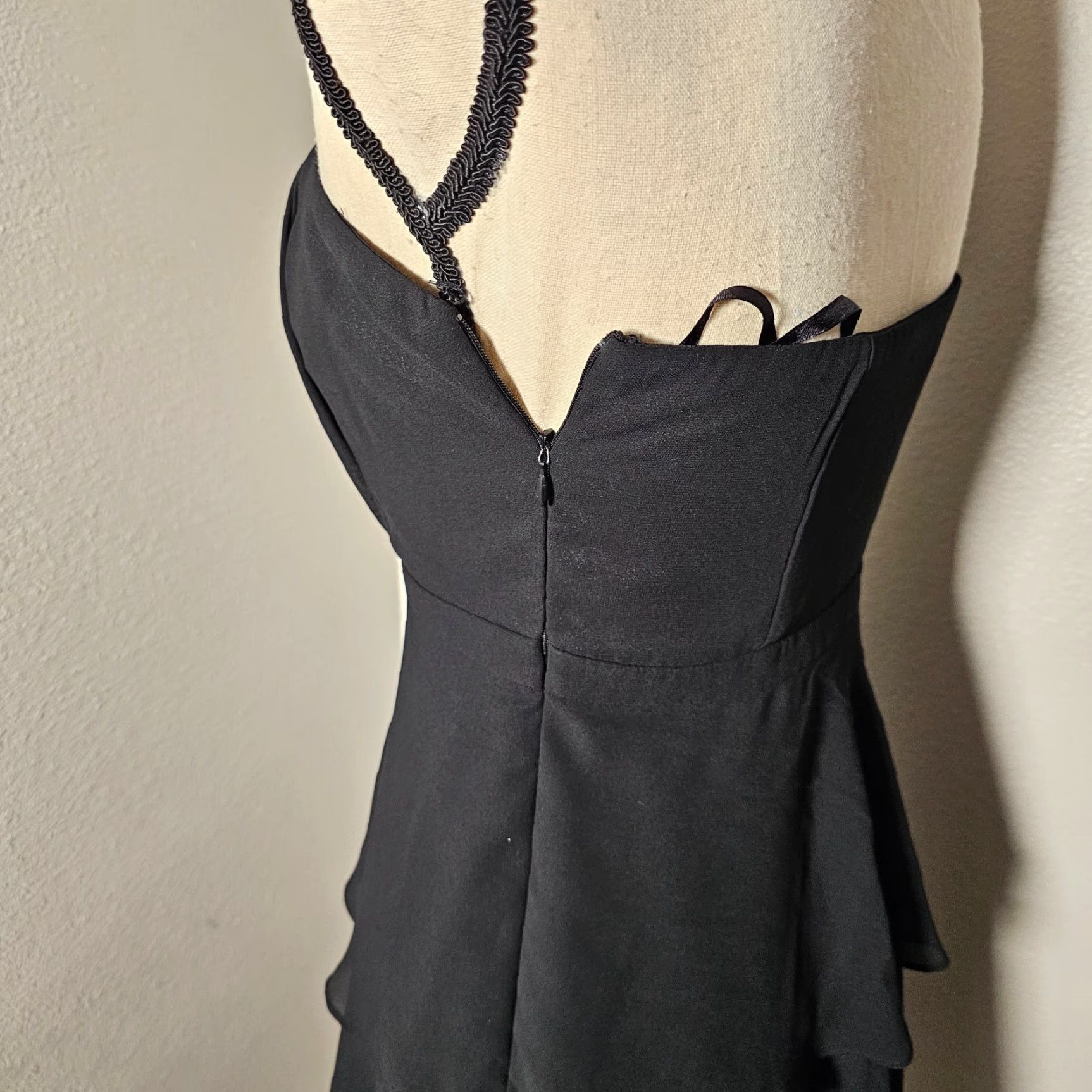 White House Black Market White House Black Market Dress Strapless Mini Ruched Bodice Layered Cocktail Dress Womens 2 Black Sleeveless Party Cocktail Size XS / US 0-2 / IT 36-38 - 3 Thumbnail