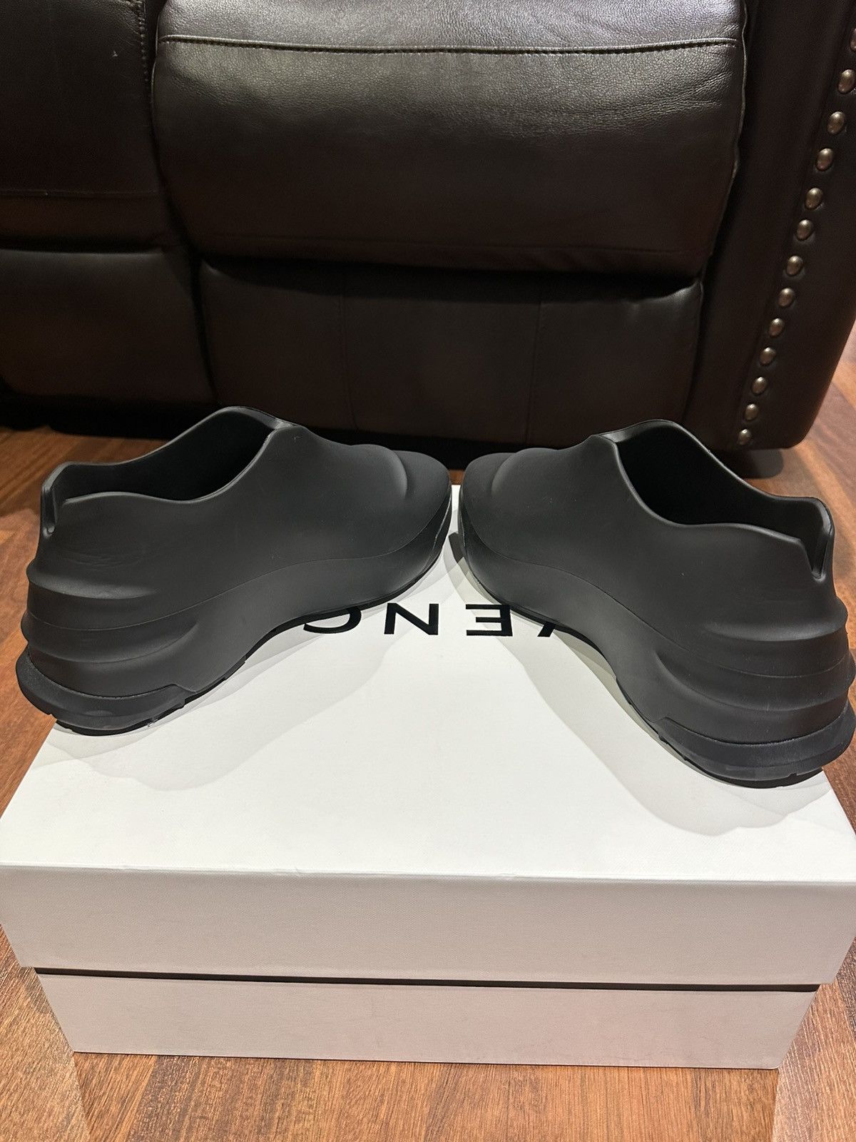 Givenchy Givenchy Monumental Mallow Size US 7 / EU 40 - 7 Thumbnail