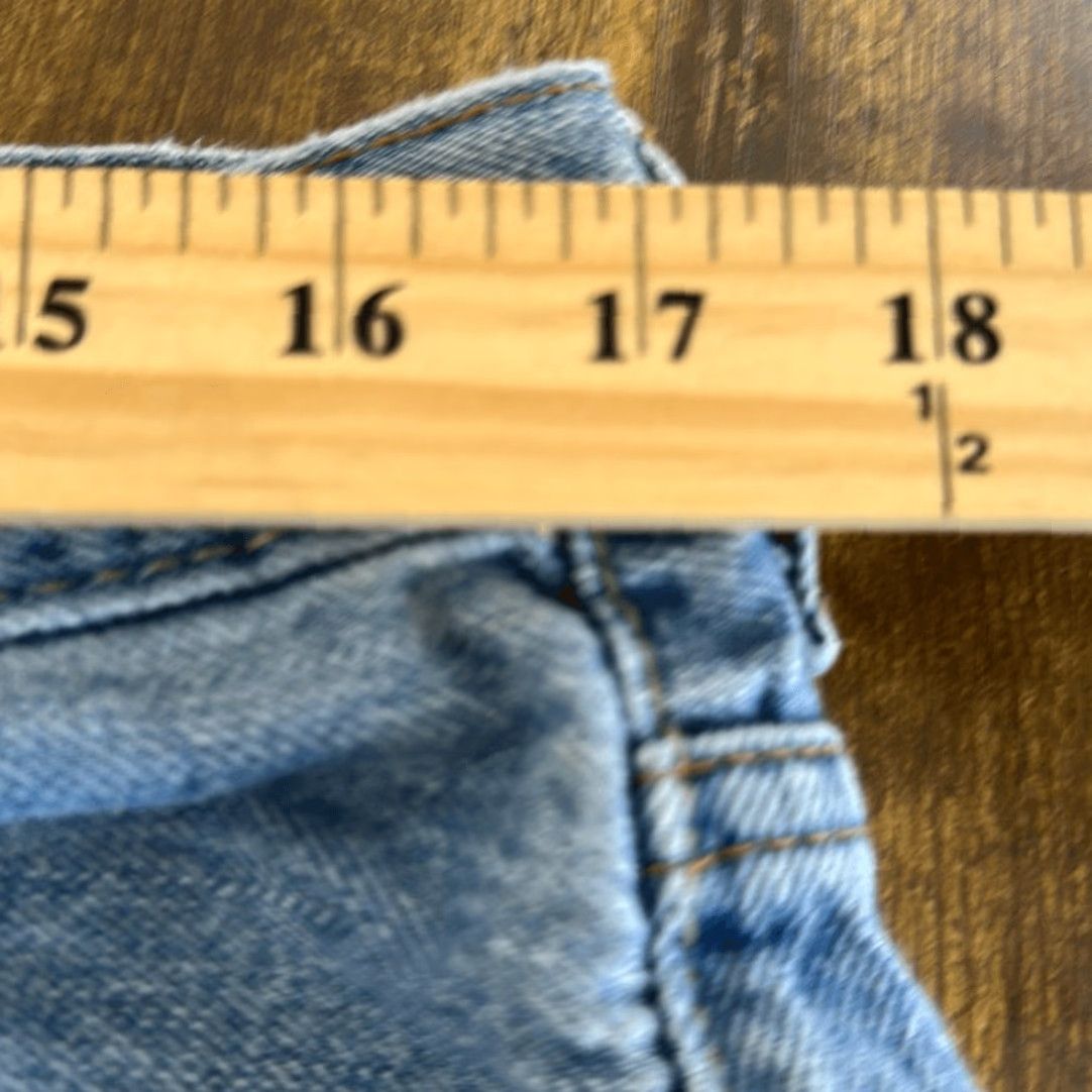 Levi's VINTAGE Levi's Jeans 550 Relaxed Fit Men 36 x 34 Blue Light Wash Inseam 34 Mens Size US 36 / EU 52 - 6 Thumbnail