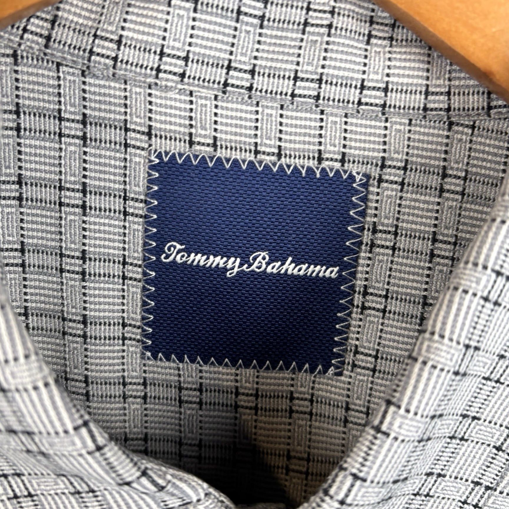 Tommy Bahama Tommy Bahama Shirt Mens XL Gray Geometric 100% Silk Short Sleeve Button-Up Collared 1 of 1? Size US XL / EU 56 / 4 - 3 Thumbnail