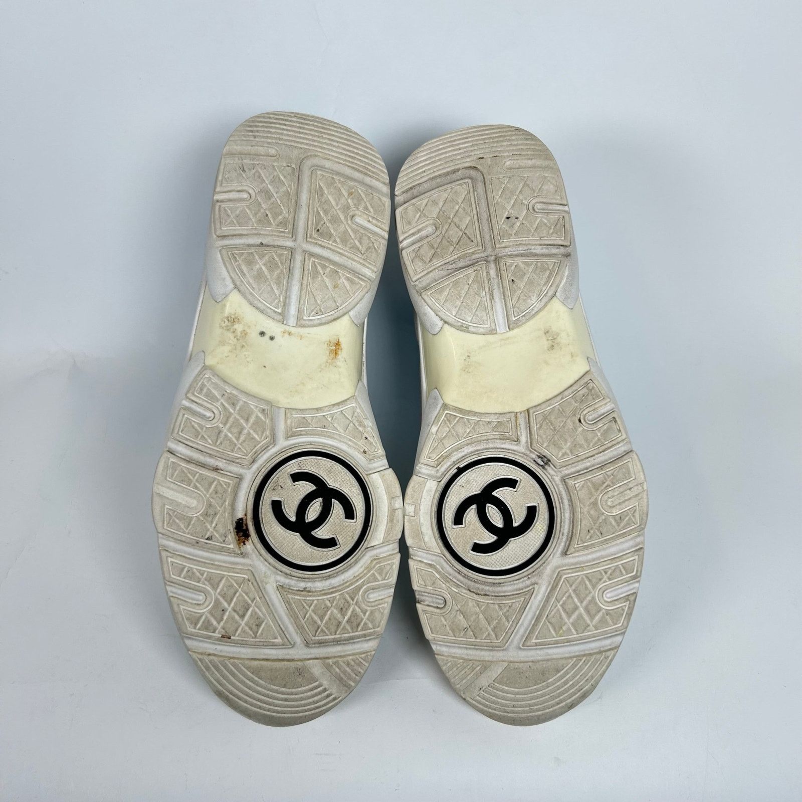 Chanel Chanel White/Blue Interlocking CC High-Top Sneaker Size 38.5 Size US 8 / IT 38 - 6 Thumbnail
