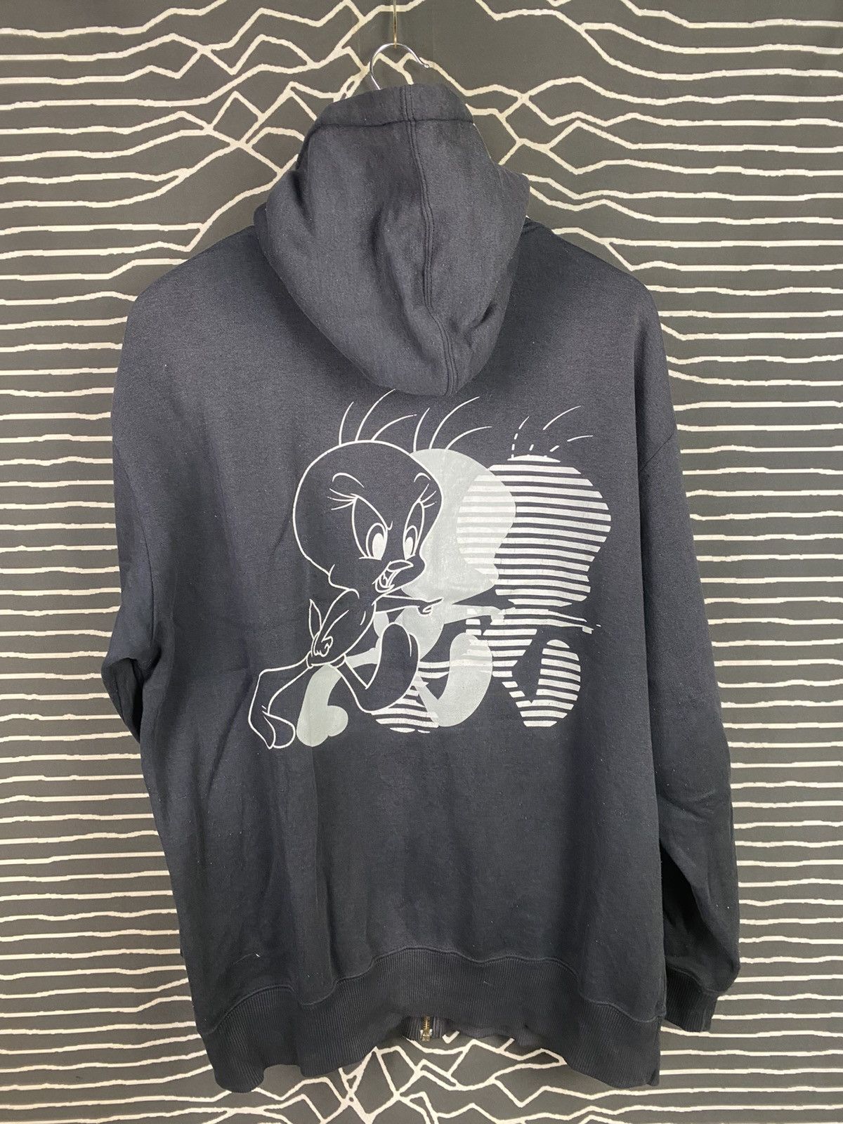 Vintage Vintage Looney Tunes Tweety Backhit Print Hoodie Size US XL / EU 56 / 4 - 1 Thumbnail