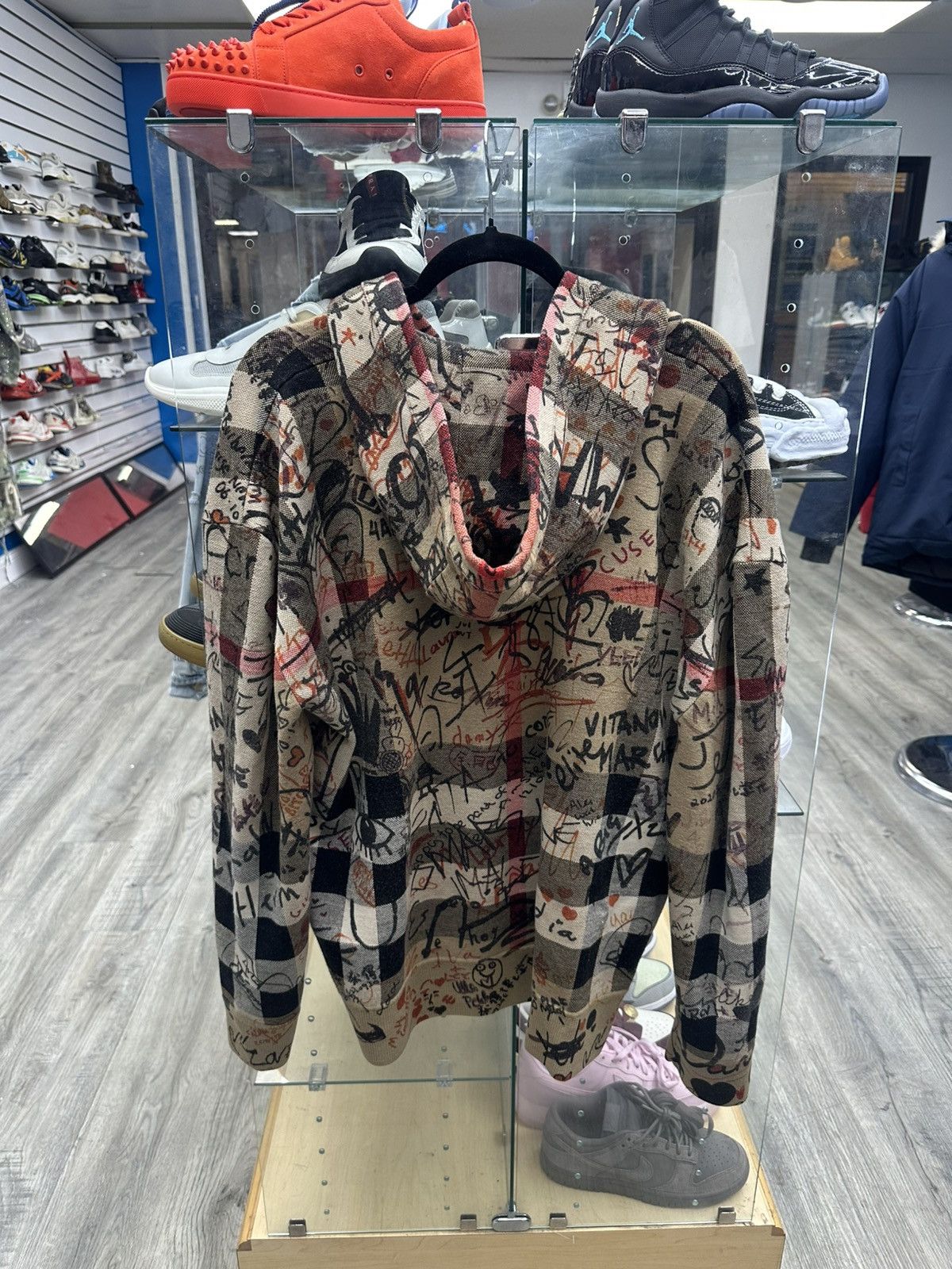 Burberry Burberry - Graffiti Print Checked Hoodie Size US XXL / EU 58 / 5 - 2 Thumbnail