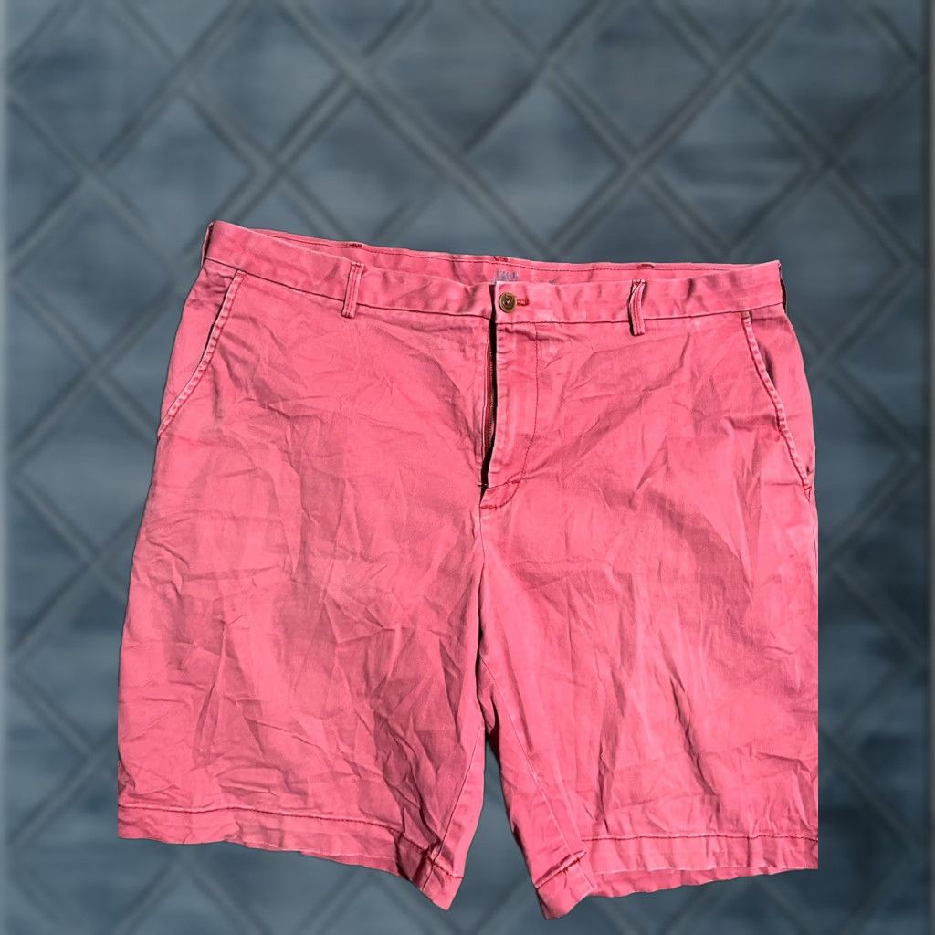 Izod VINTAGE IZOD Saltwater Men Shorts Size 40 Flat Front Chino Pink 10-Inch Inseam Size US 40 / EU 56 - 1 Thumbnail