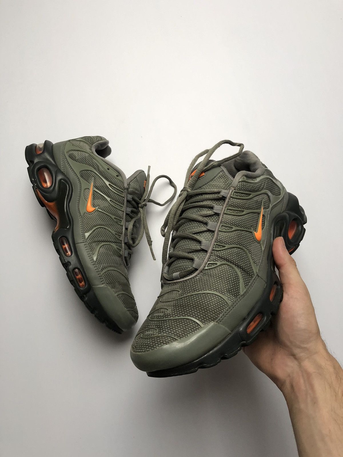 nike air max plus dark stucco