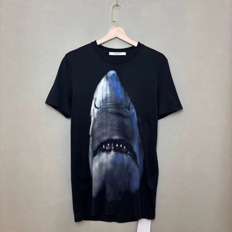 Givenchy Givenchy Black shark print slim fit round neck short sleev Size US XS / EU 42 / 0 - 2 Thumbnail