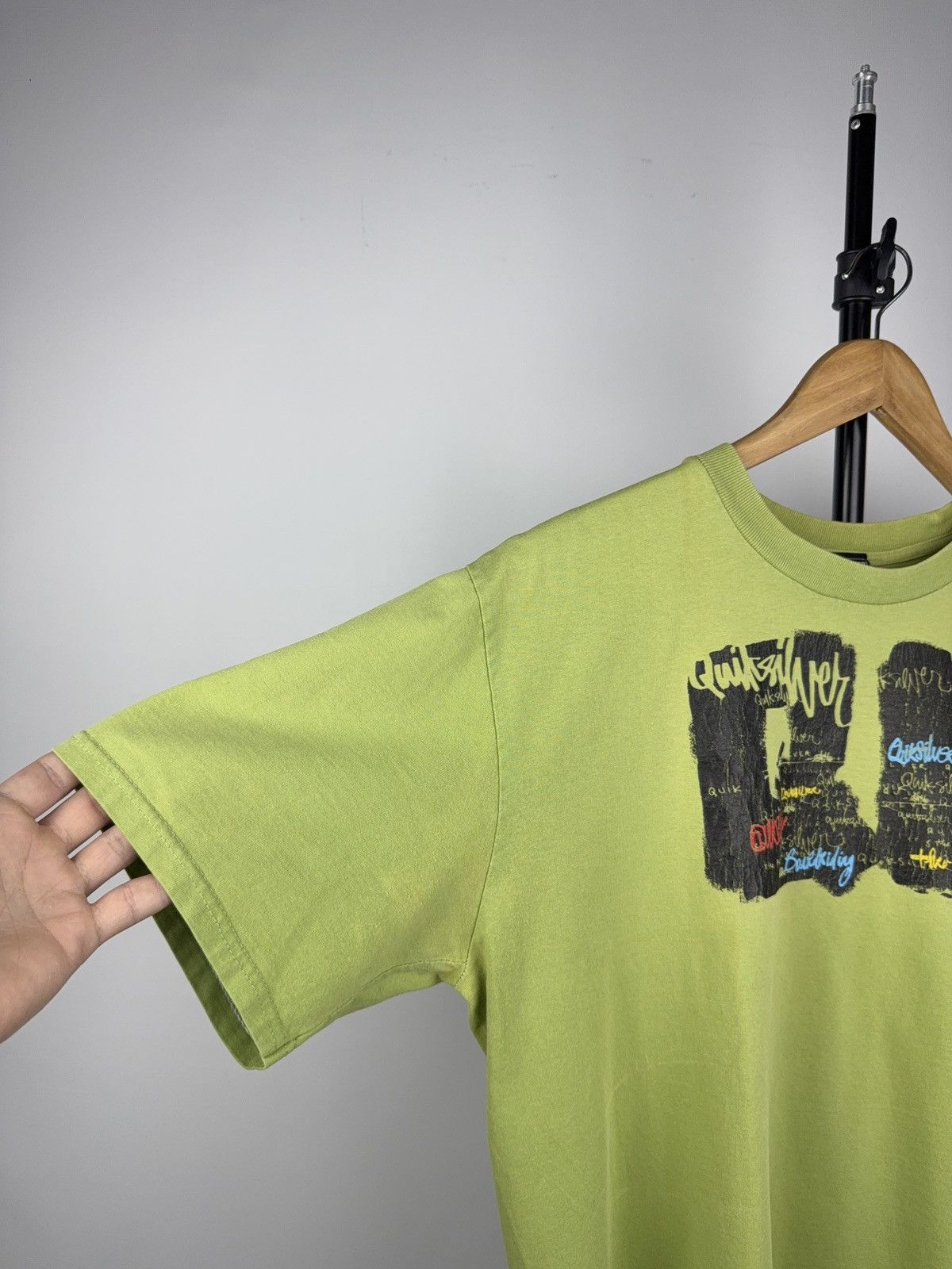 Quiksilver × Vintage Vintage 90s Quiksilver Tee Green Graffiti Surf Skater Y2K Size US M / EU 48-50 / 2 - 5 Thumbnail