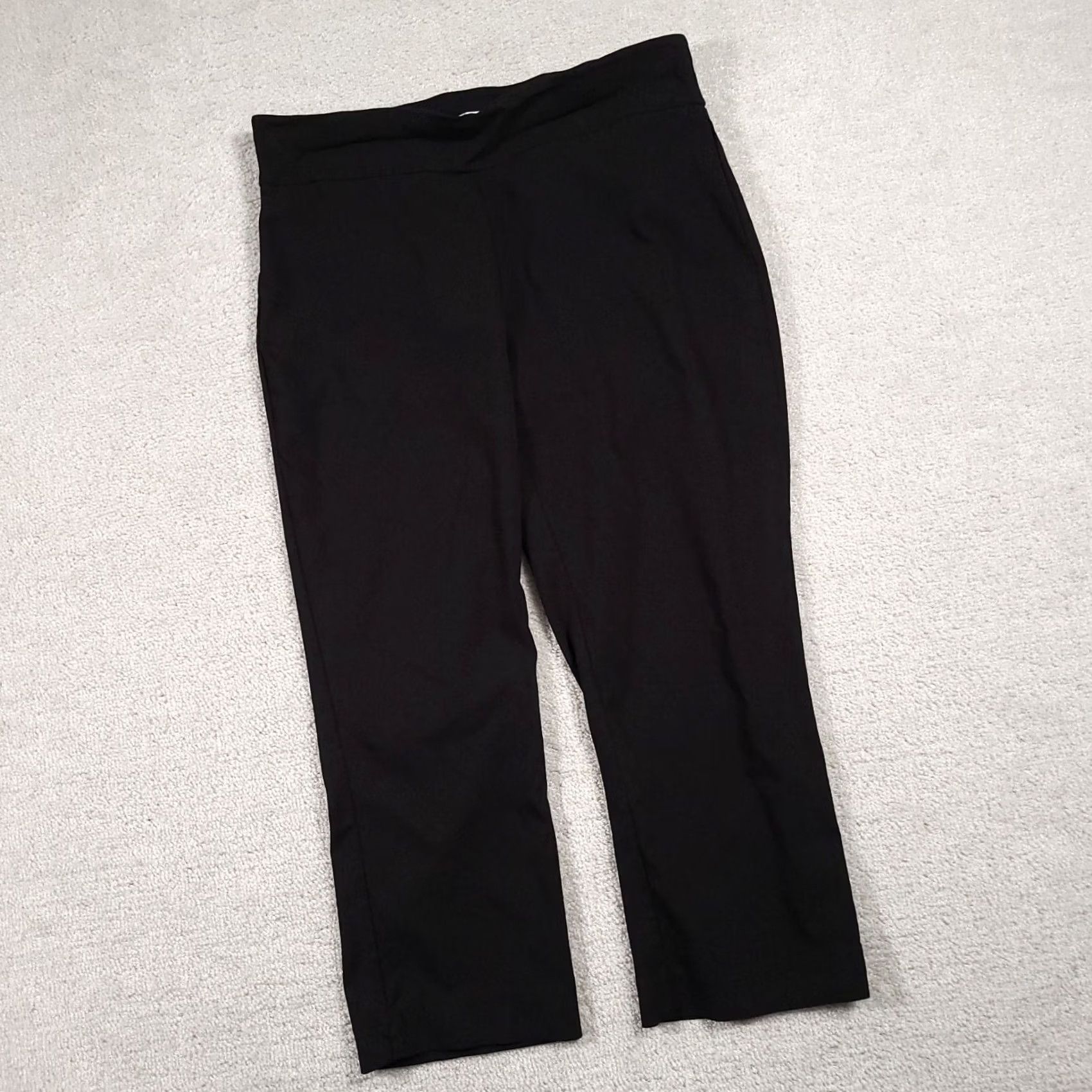 Croft & Barrow Croft & Barrow Capri Pants Women's 8 Black Stretch Pull On Elastic Waist Crop Capris Size 30" / US 8 / IT 44 - 2 Thumbnail