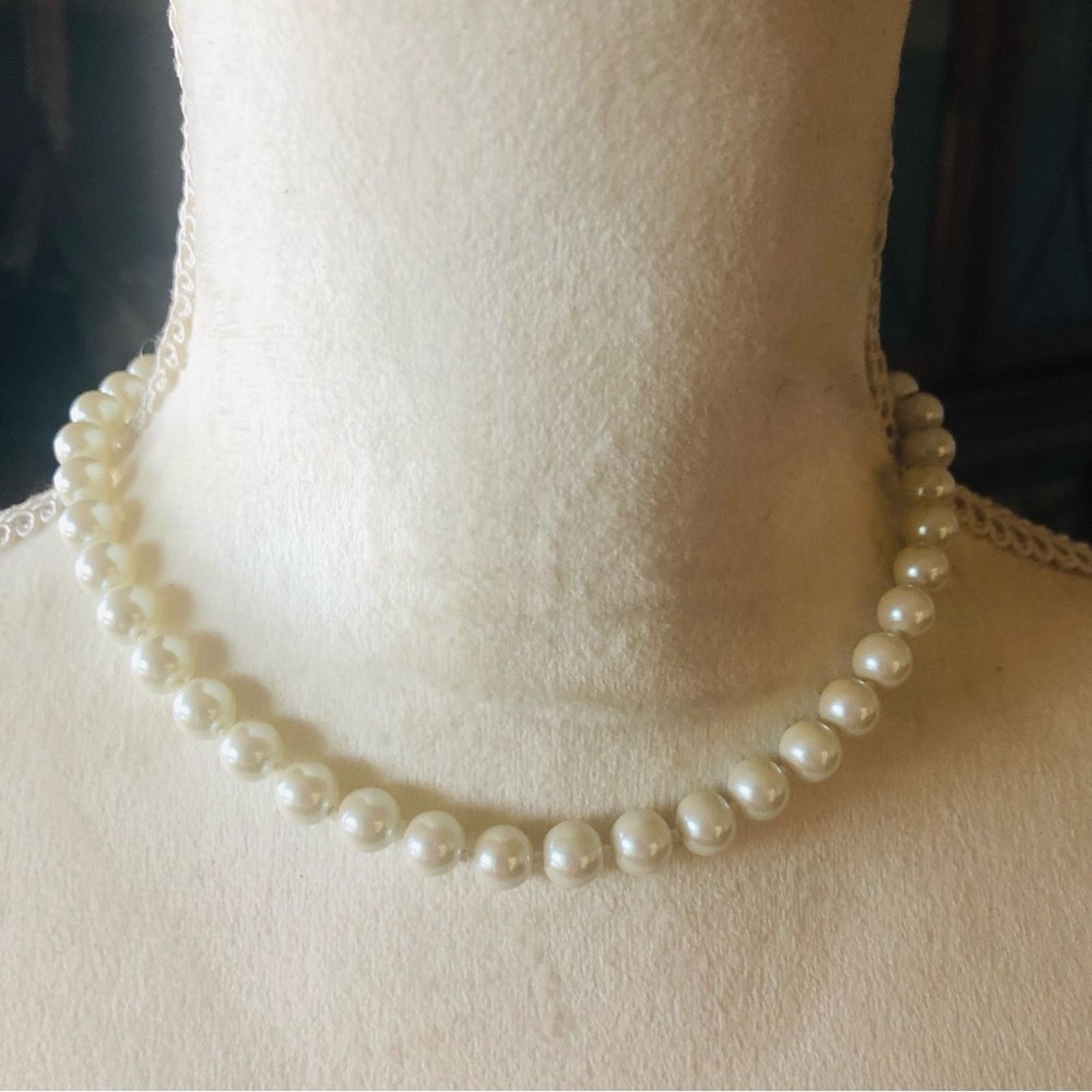 Vintage Vintage Carolee white pearlescent knotted pearl necklace Size ONE SIZE - 2 Thumbnail