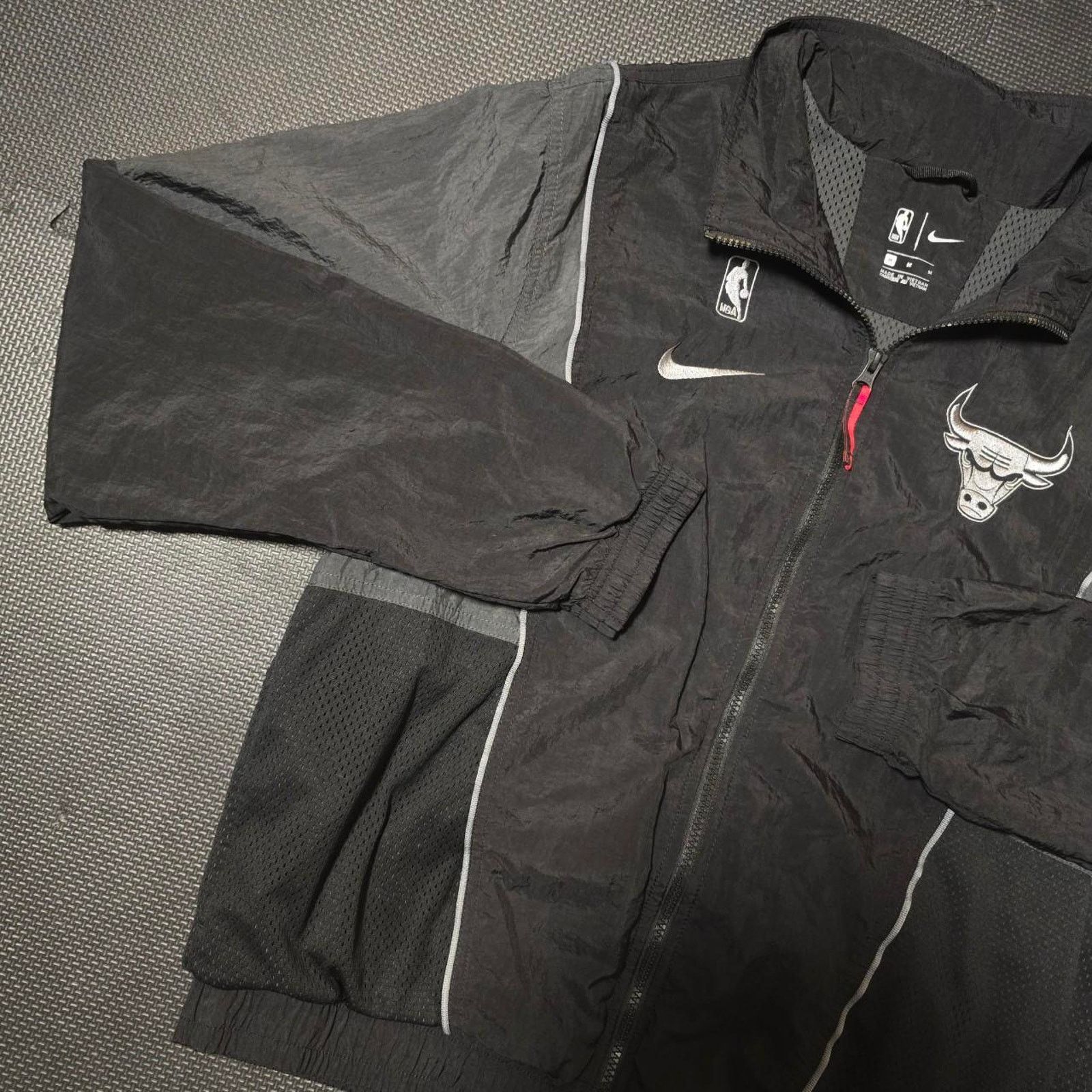 Nike Nike x NBA x Bulls Windbreaker/Track jacket Size US M / EU 48-50 / 2 - 2 Thumbnail