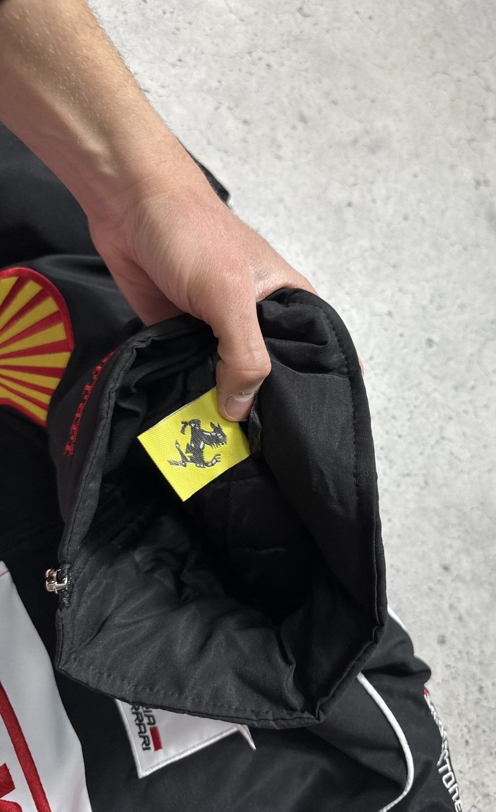 Ferrari Ferrari F1 Racing Bomber Jacket Hype Rare Big Logo Size US L / EU 52-54 / 3 - 10 Thumbnail