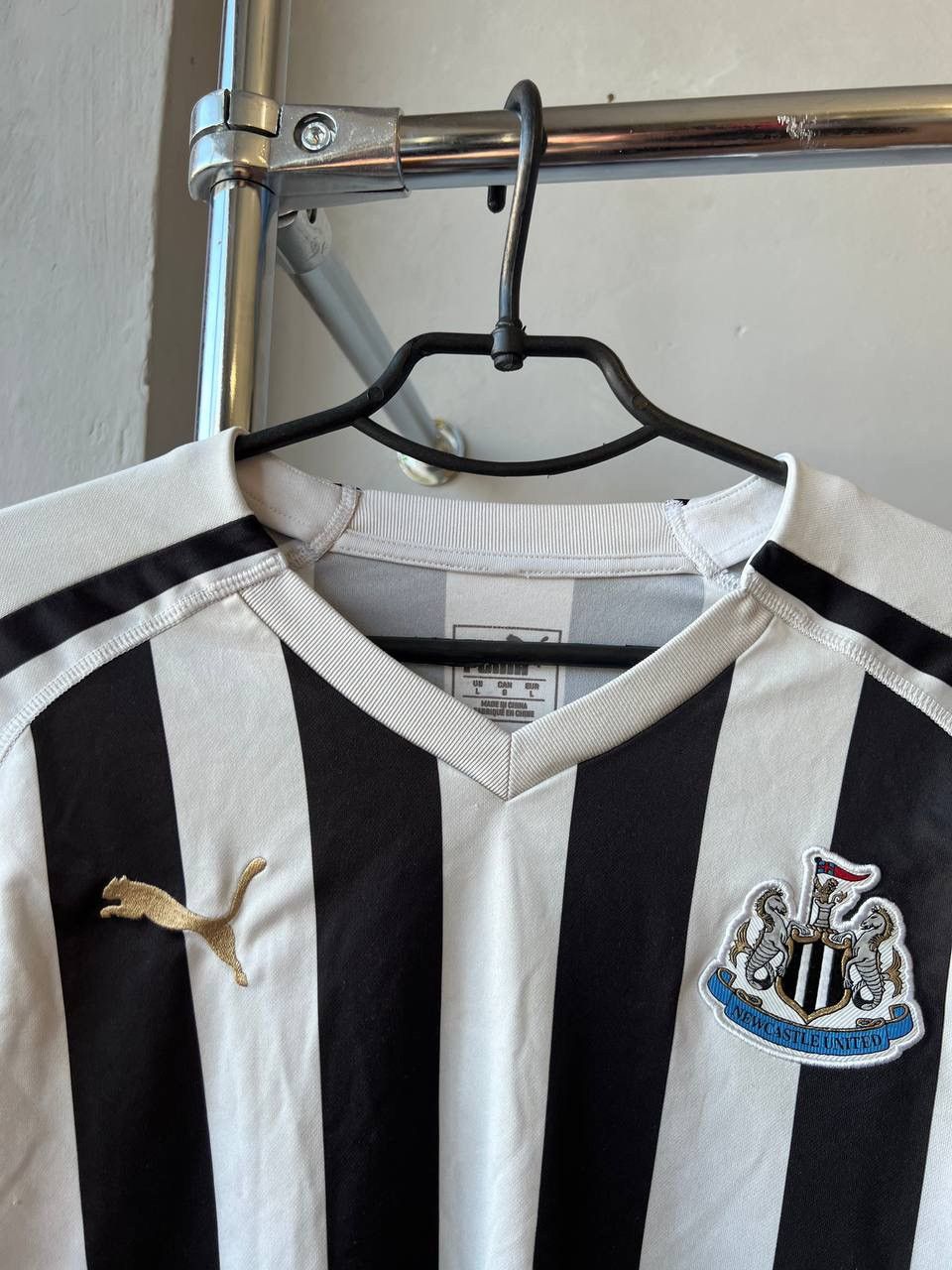 Puma 2018/19 NEWCASTLE UNITED #11 PUMA HOME SOCEER FOOTBALL SHIRT Size US L / EU 52-54 / 3 - 5 Thumbnail
