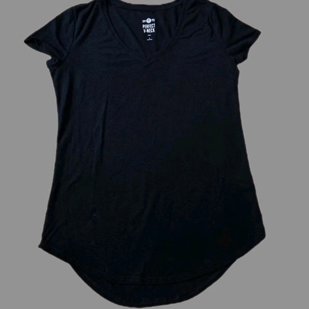 Vintage SO Perfect V-Neck T-Shirt Black S Womens Size S Small V-Neck Size S / US 4 / IT 40 - 1 Thumbnail