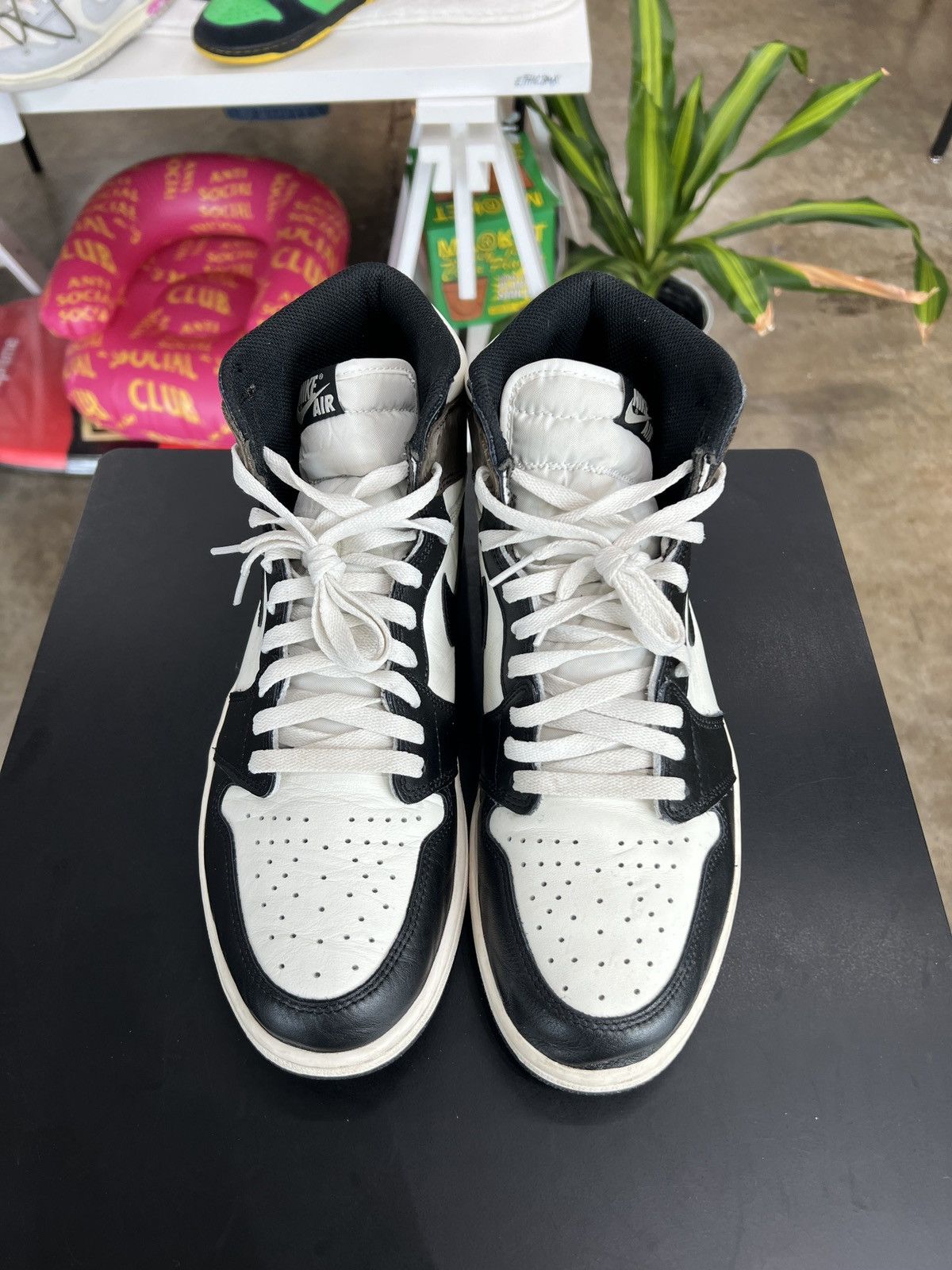 Jordan Brand Air Jordan 1 Mocha Sz. 11.5 (2020) Size US 11.5 / EU 44-45 - 2 Thumbnail