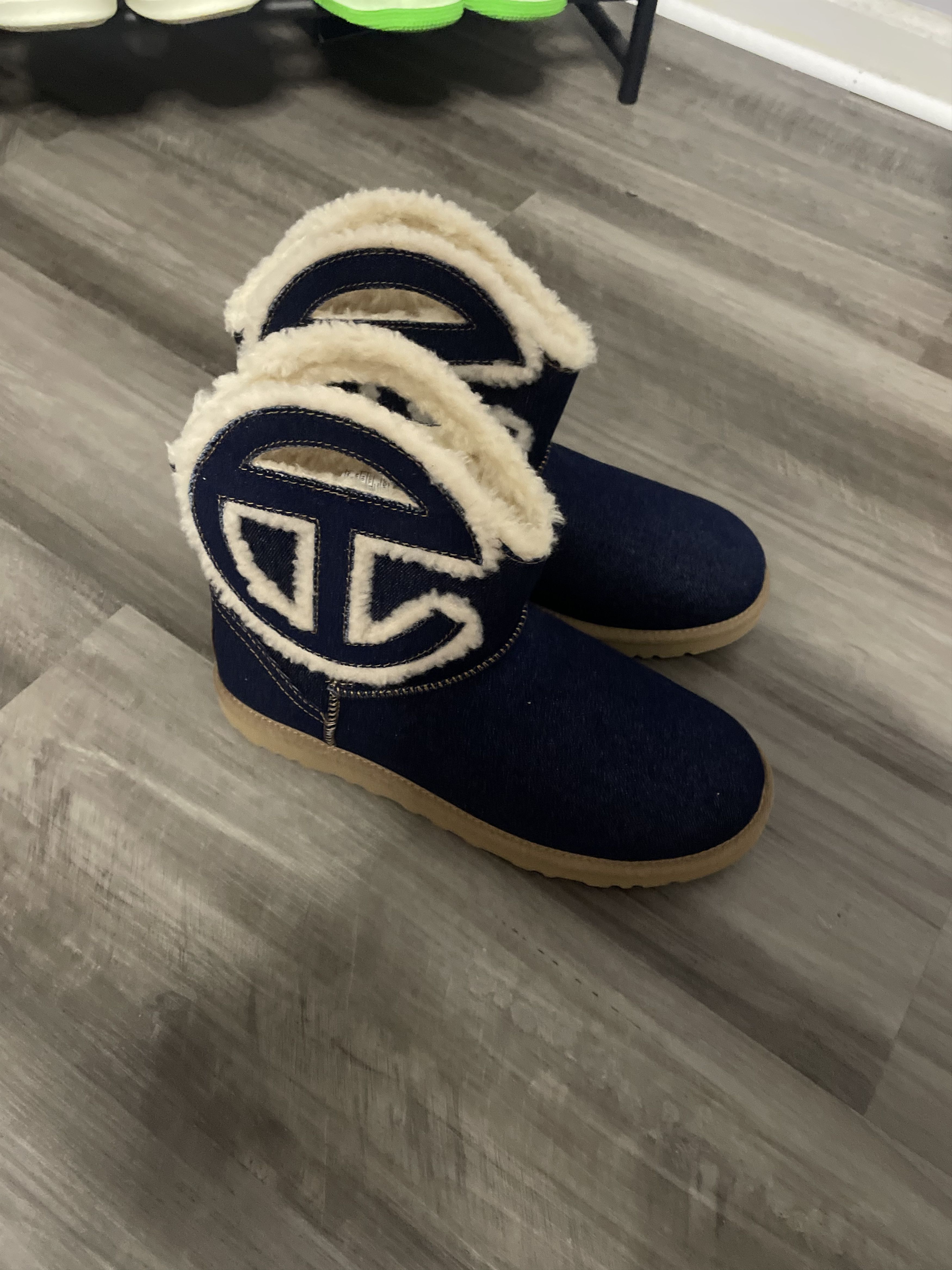 Telfar × Ugg Telfar x ugg collab mini boot Size US 10 / IT 40 - 3 Thumbnail