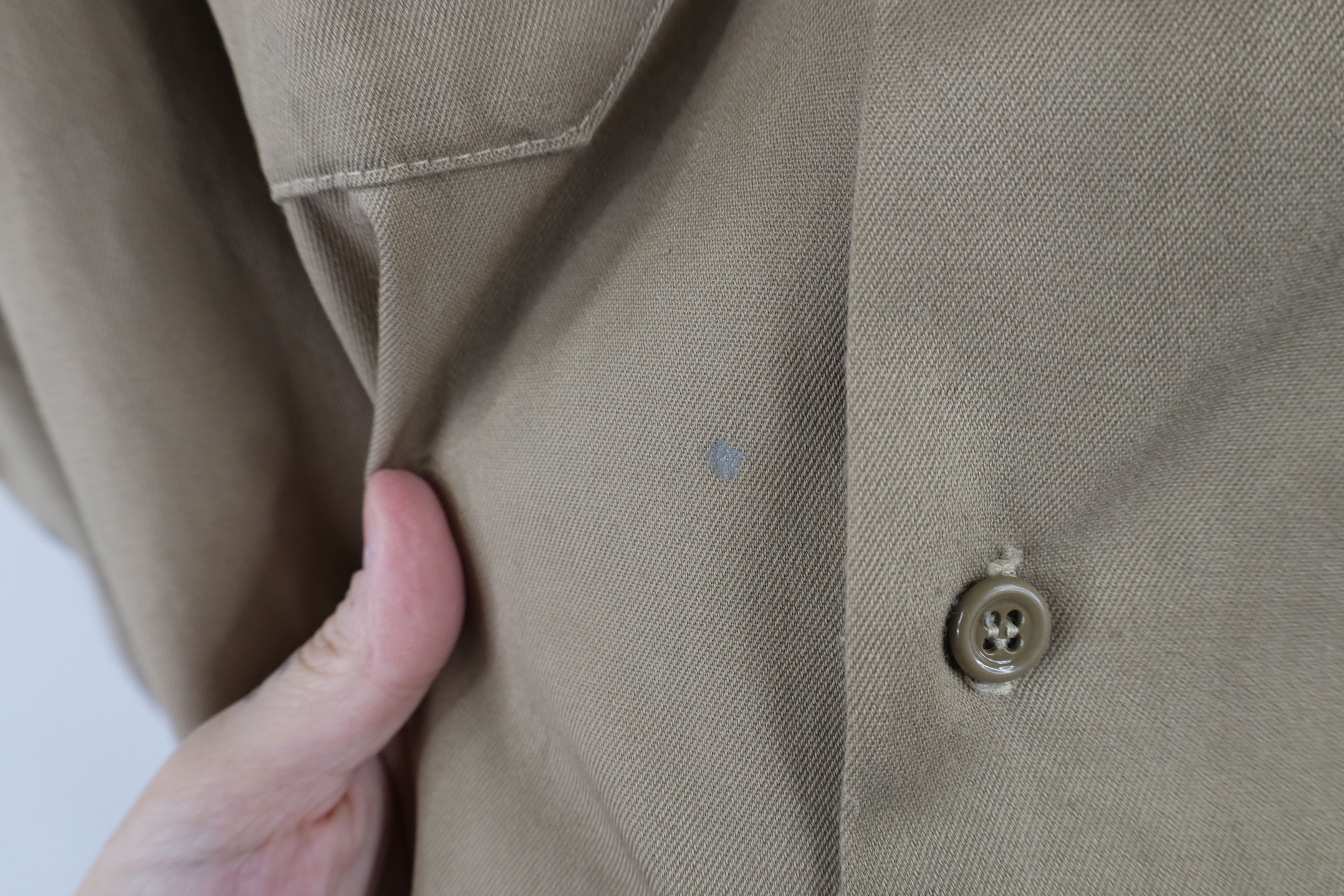 Vintage Vintage 70s Big Mac Workwear Collared Button Shirt Beige Size US L / EU 52-54 / 3 - 5 Thumbnail