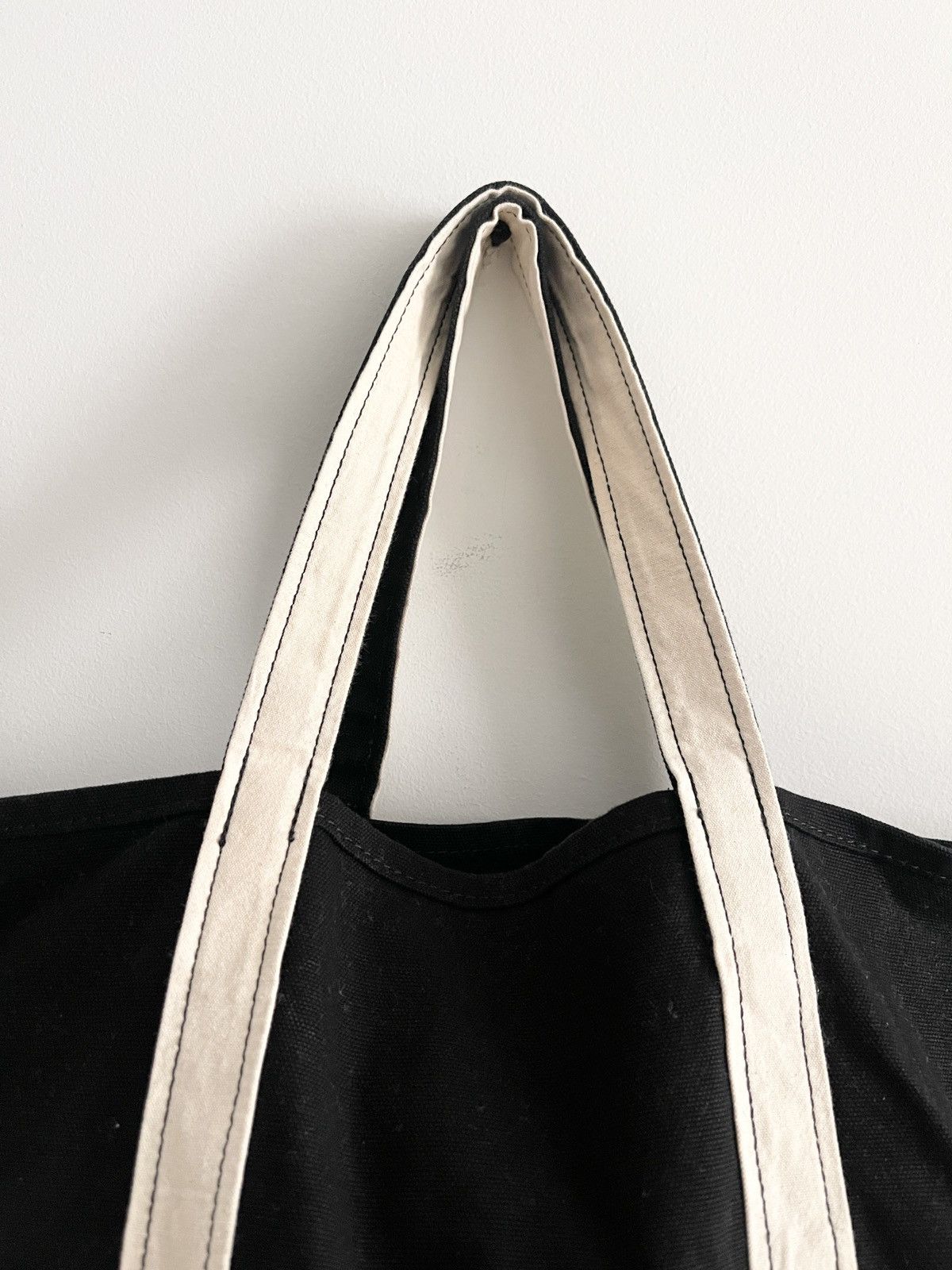 Urban Outfitters STEAL! Vintage 2000s Urban Outfitters Black Tote Bag Size ONE SIZE - 4 Thumbnail