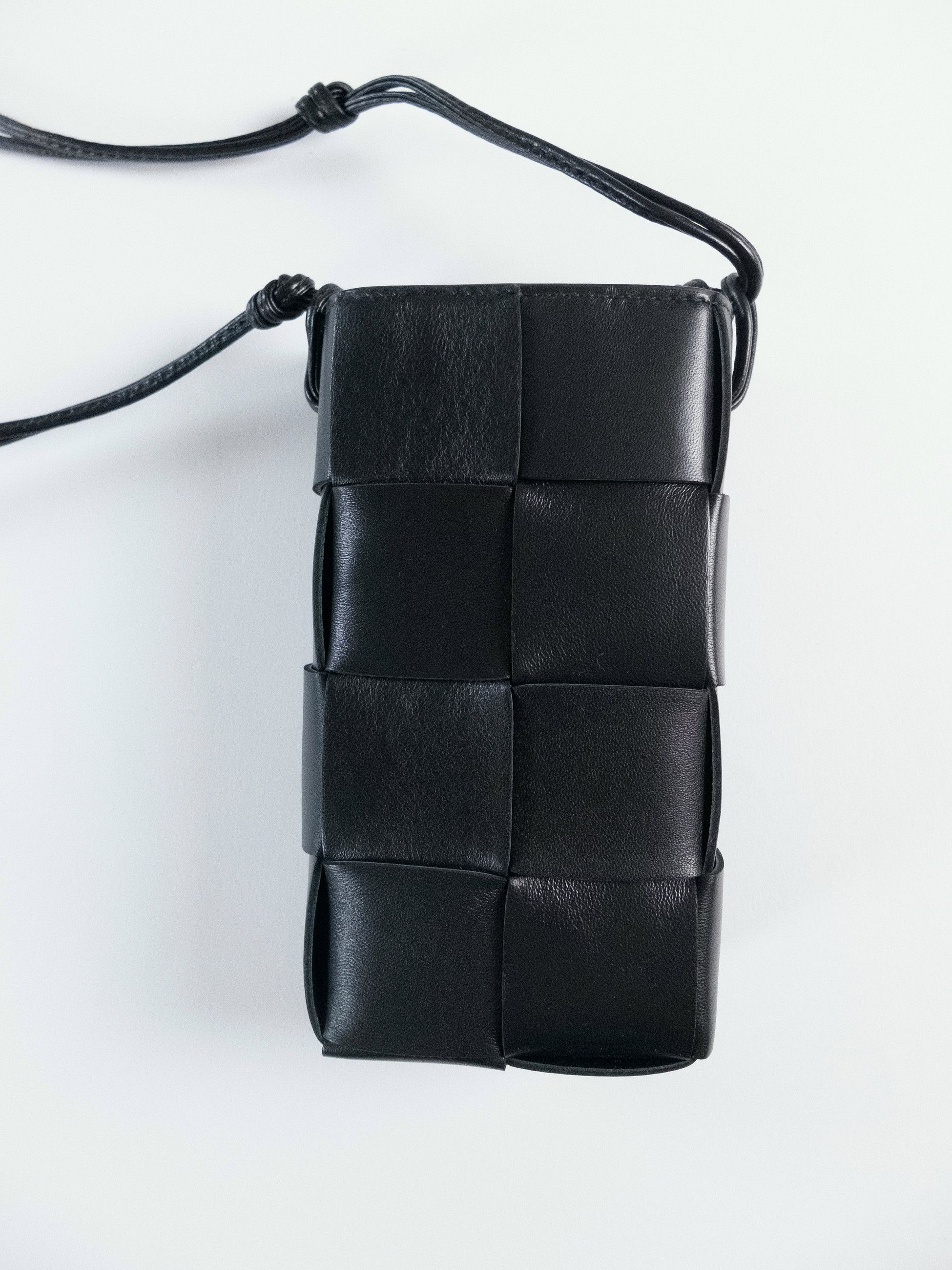 Bottega Veneta BOTTEGA VENETA Cassette black leather mini phone case bag Size ONE SIZE - 5 Thumbnail